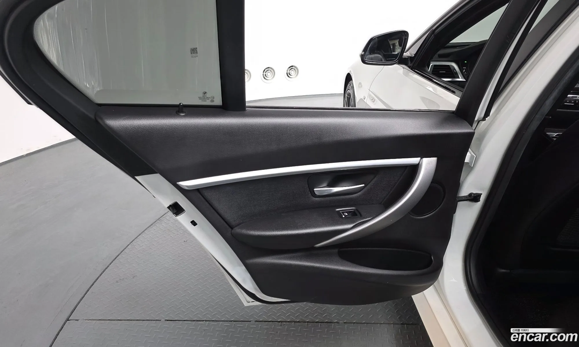 BMW 3 Series 2018 WBA8A910XJAH11560 — 12
