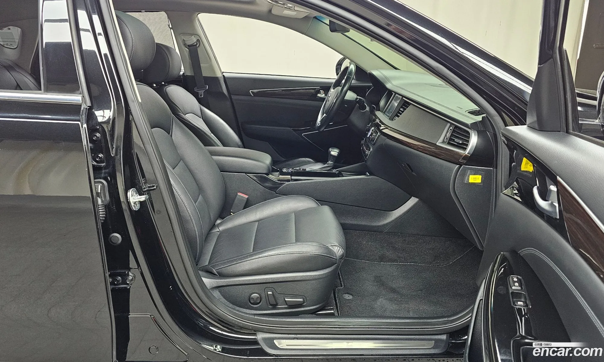 Kia K7 2019 — 12