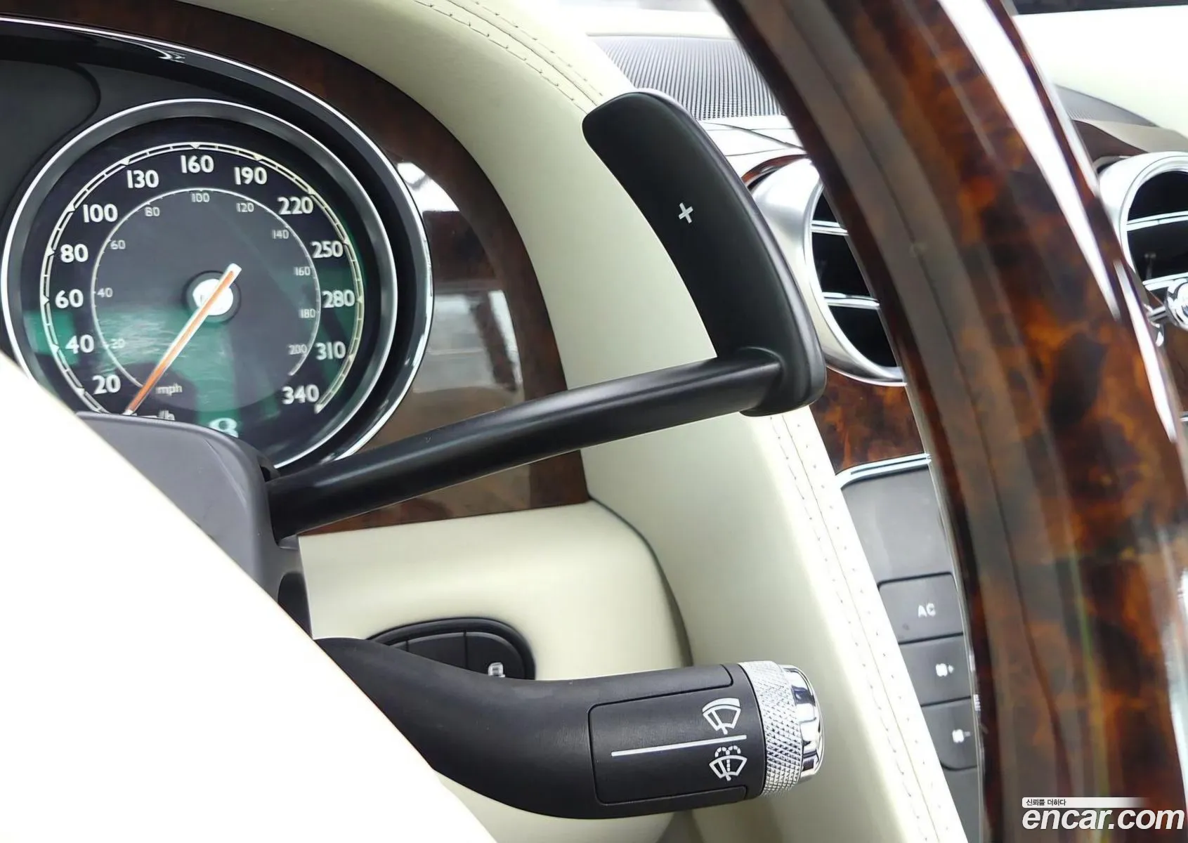 Bentley Continental GT 2012 — 13