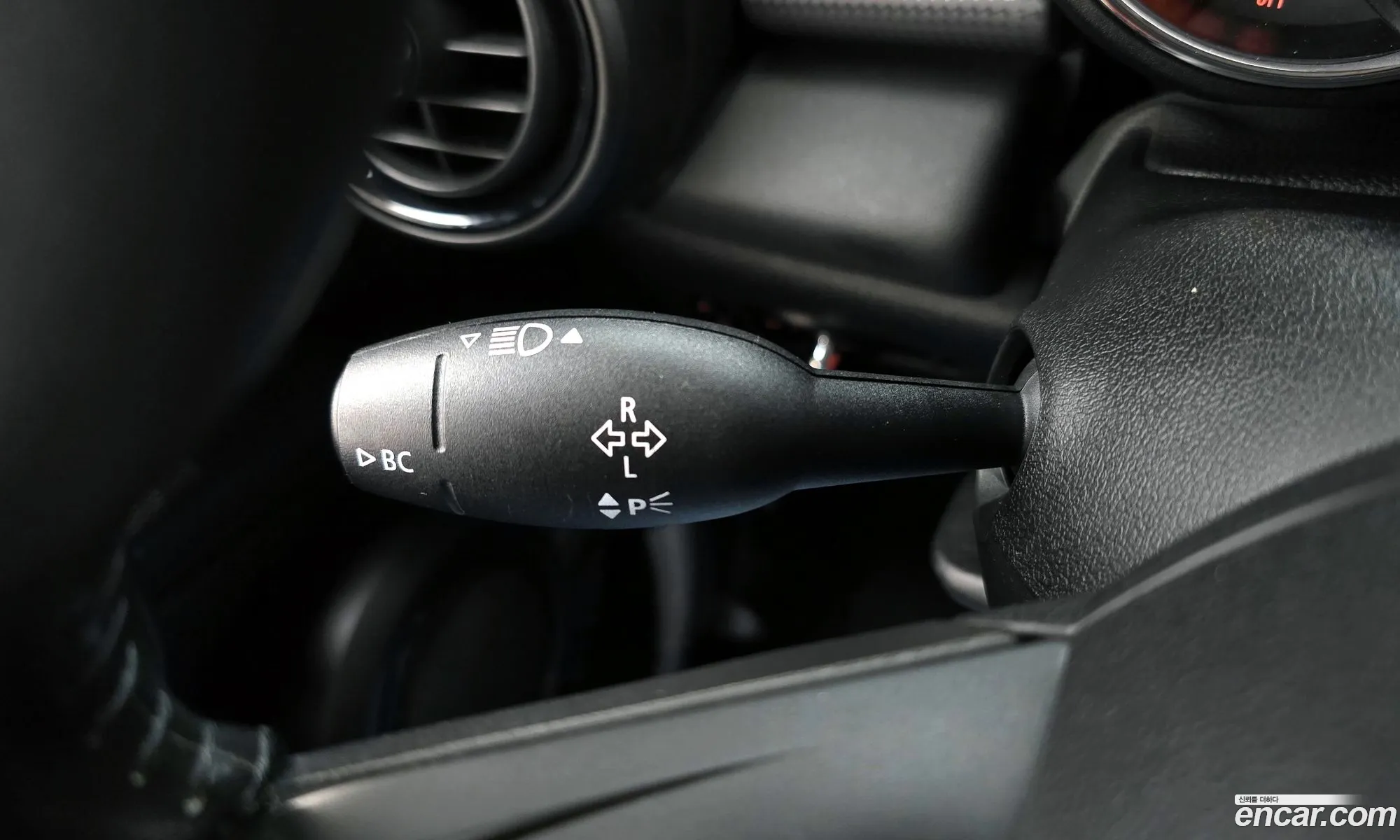 Mini Cooper 2021 WMWXV7102M2N42571 — 3