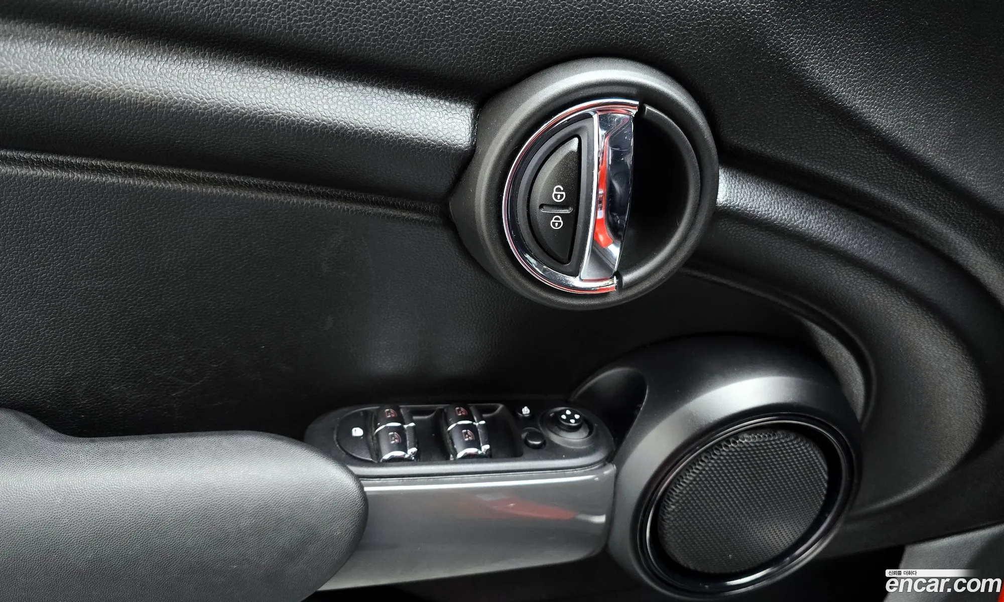 Mini Cooper 2021 WMWXV7102M2N42571 — 29