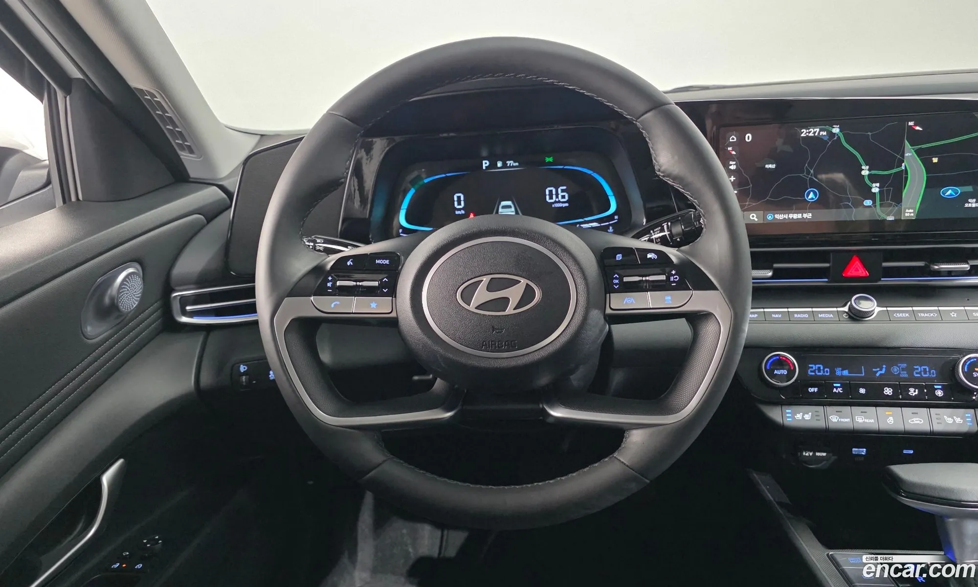 Hyundai Elantra 2025 — 17