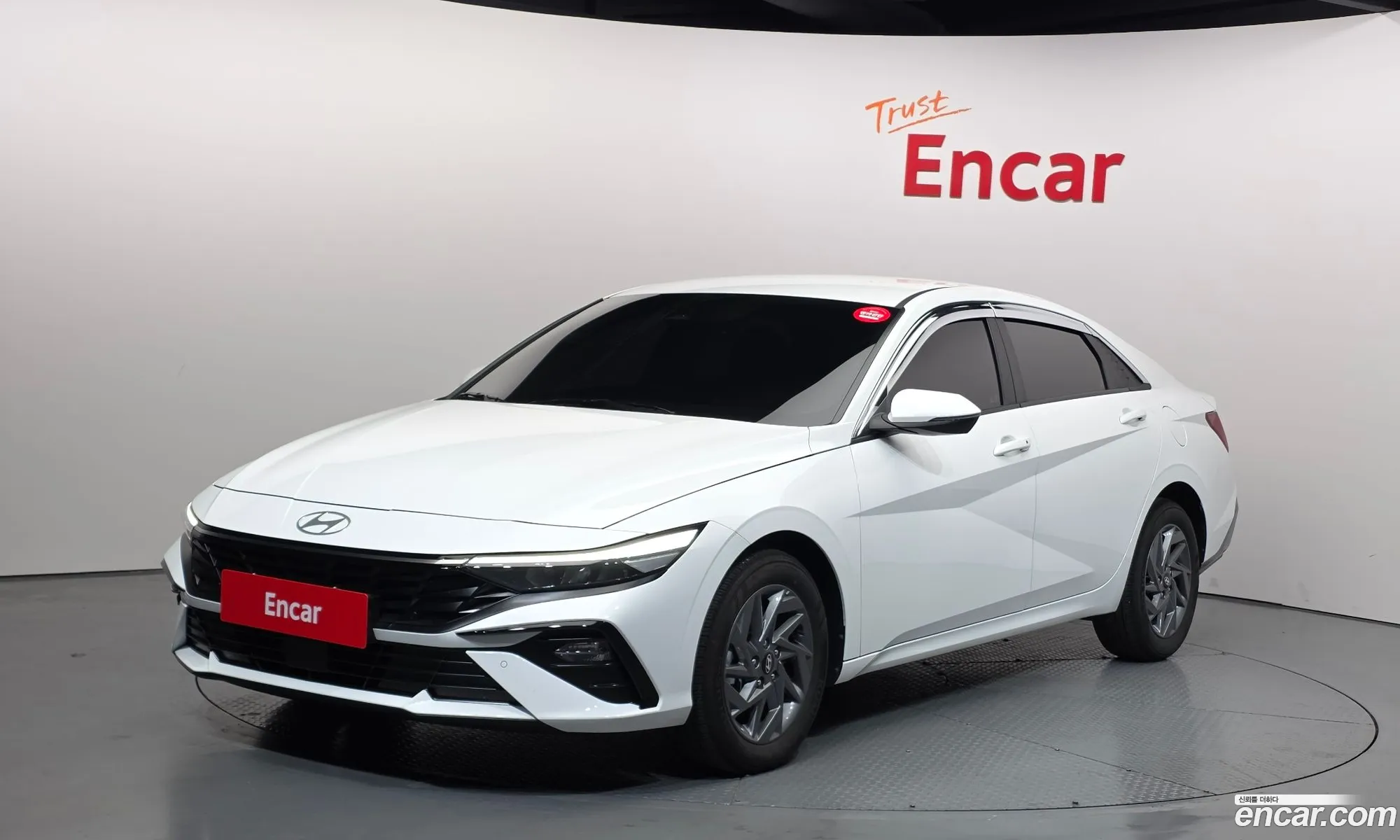Hyundai Elantra 2025 — 16
