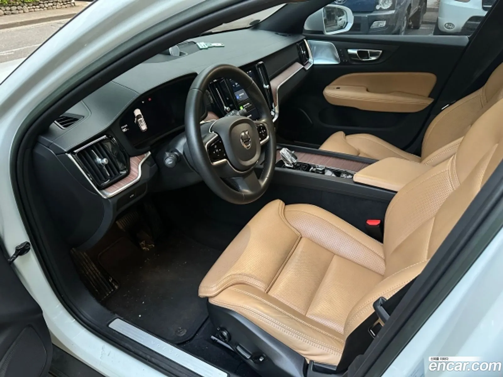 Volvo V60 Cross Country 2023 — 14