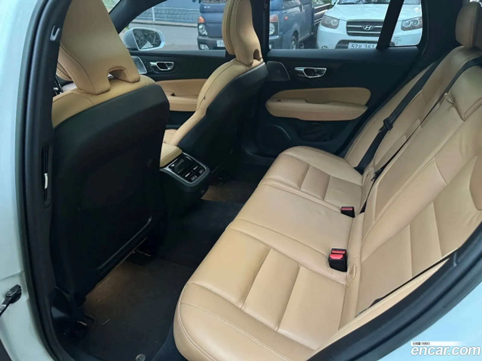 Volvo V60 Cross Country 2023 — 11