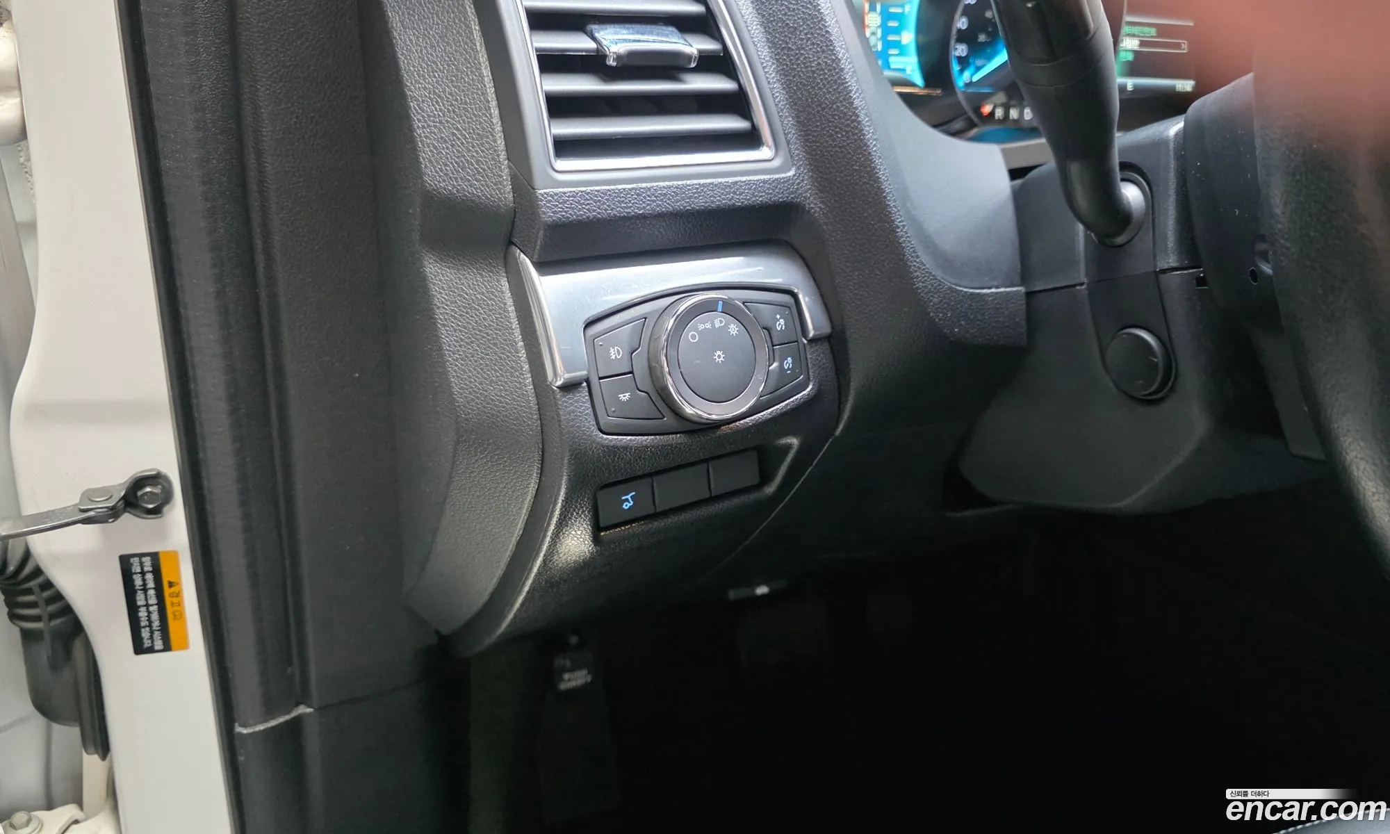 Ford Explorer 2018 — 19