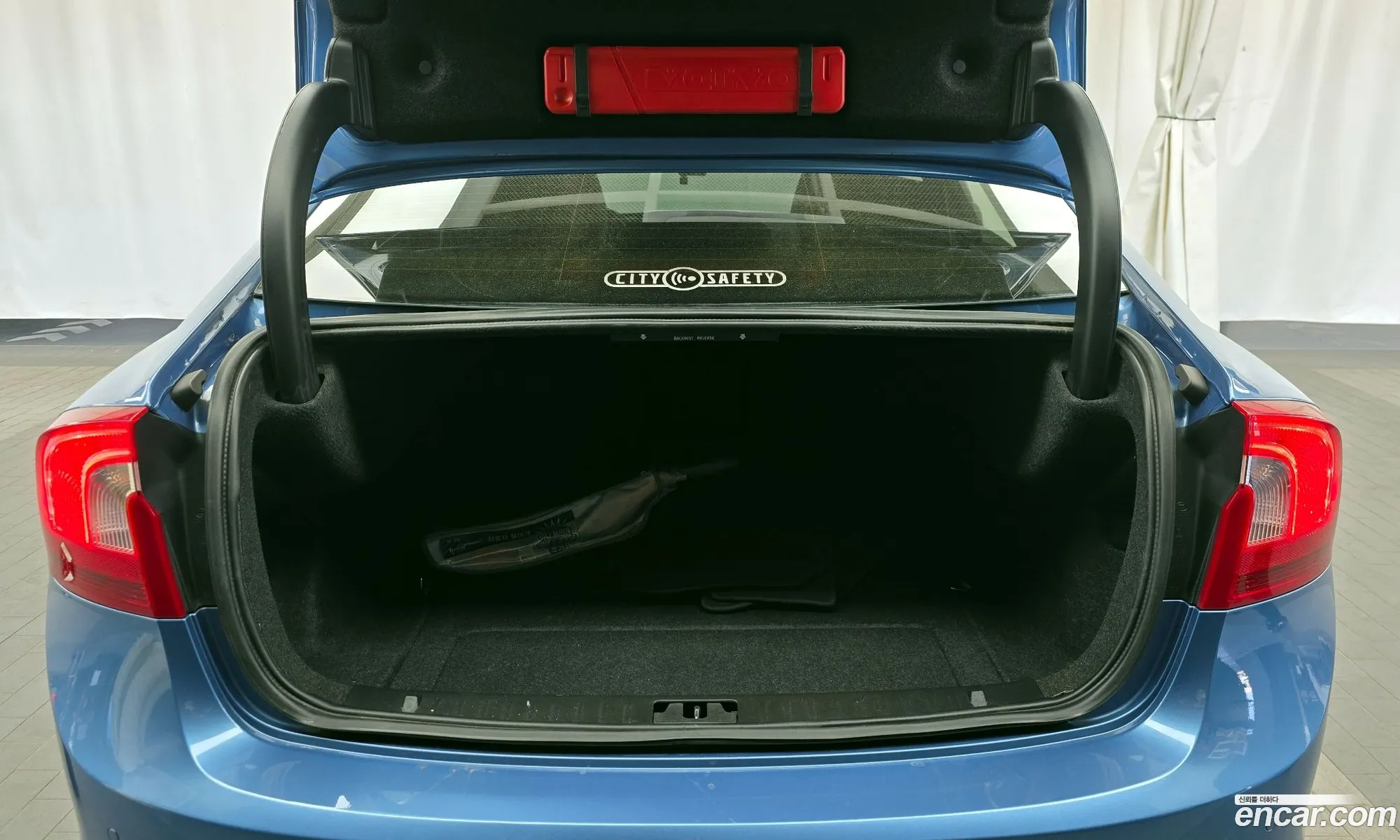Volvo S60 2015 YV1FS84BBF2358350 — 18