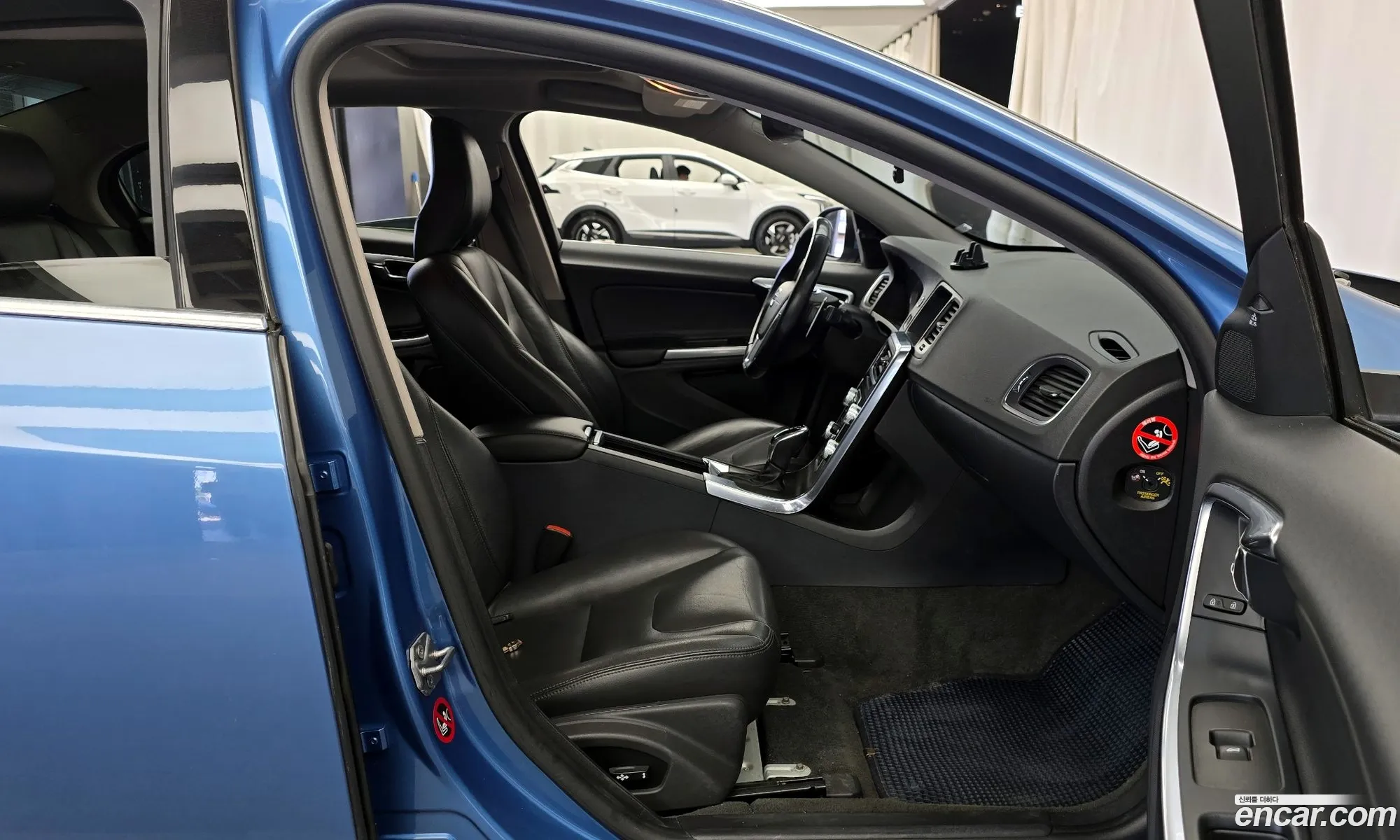 Volvo S60 2015 YV1FS84BBF2358350 — 12