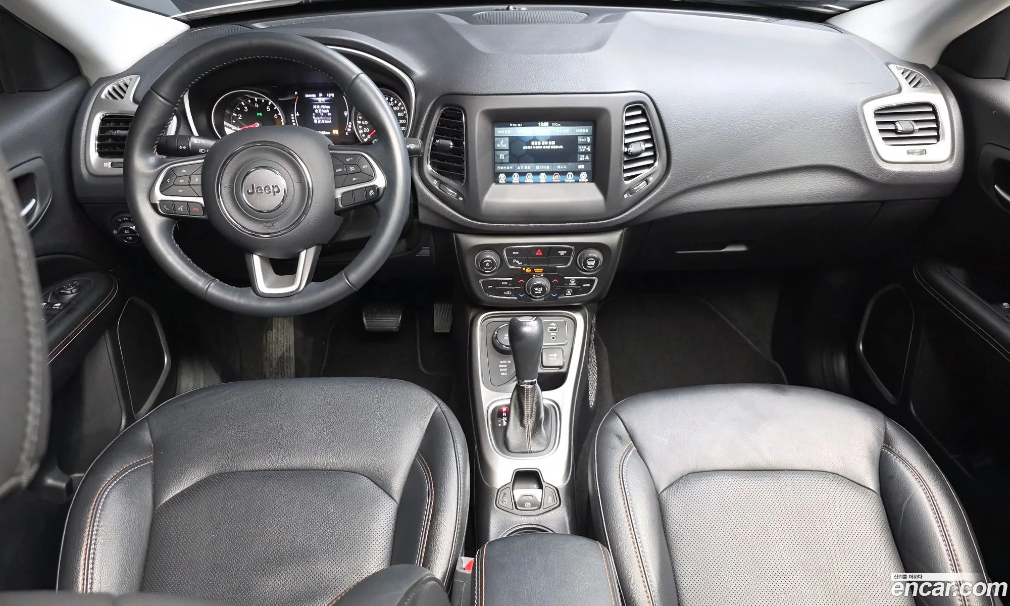 Jeep Compass 2018 3C4NJDBB3JT394087 — 16
