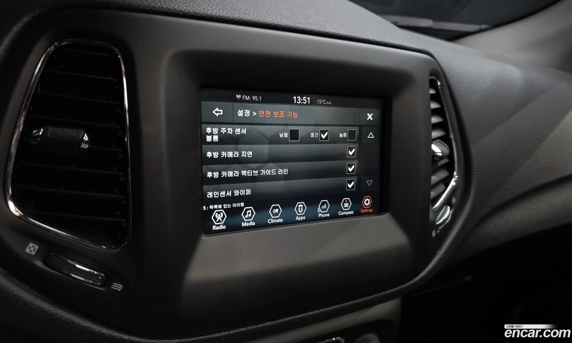 Jeep Compass 2018 3C4NJDBB3JT394087 — 34