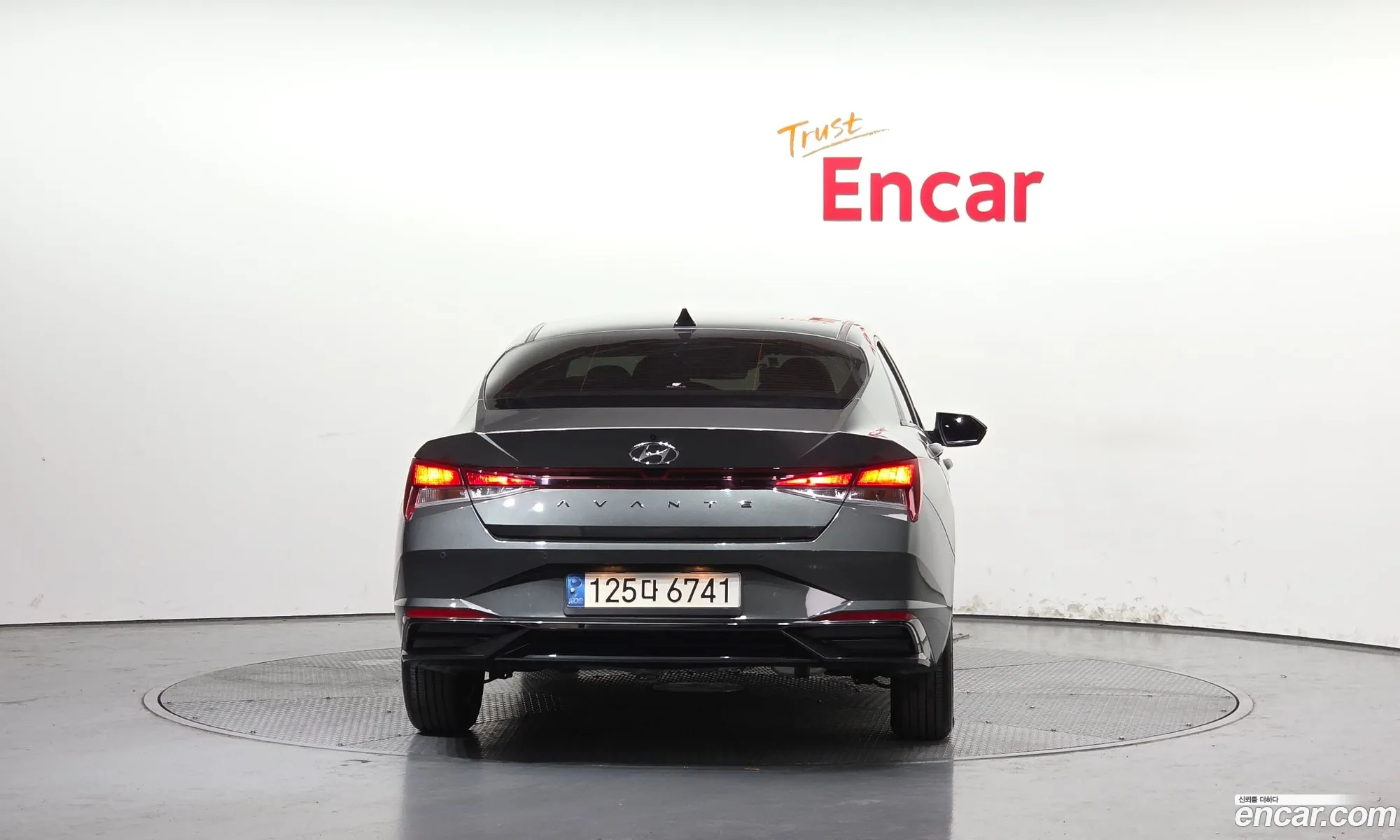 Hyundai Elantra 2021 — 2