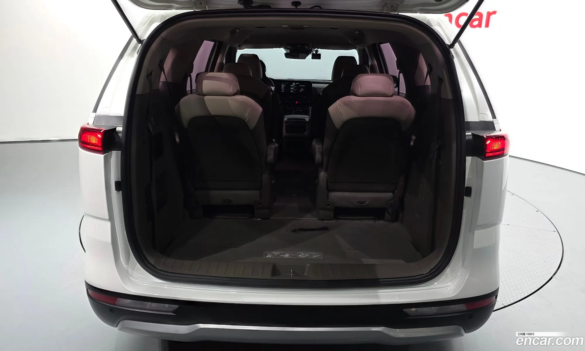 Kia Carnival 2020 — 31