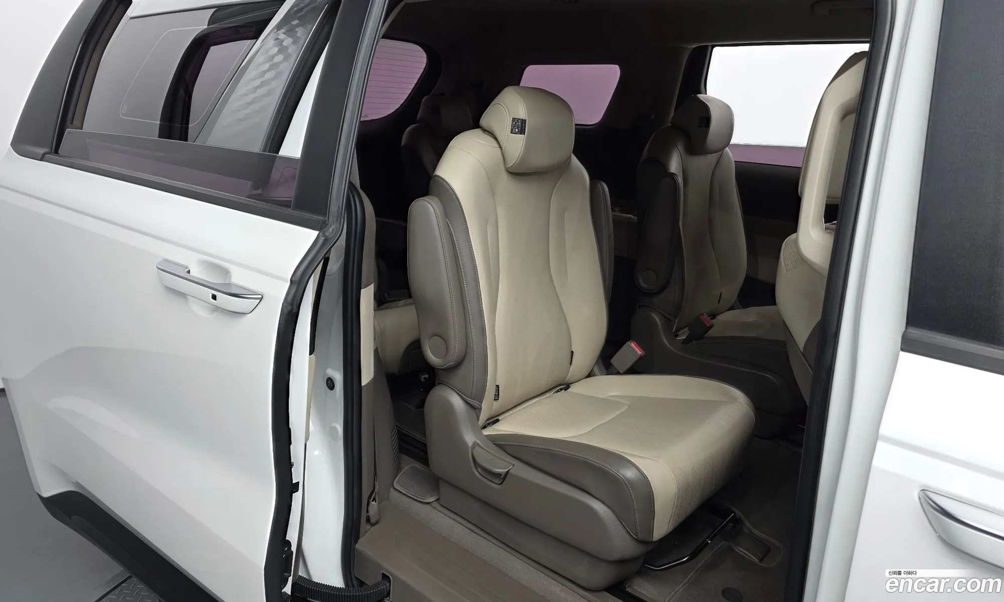 Kia Carnival 2020 — 21