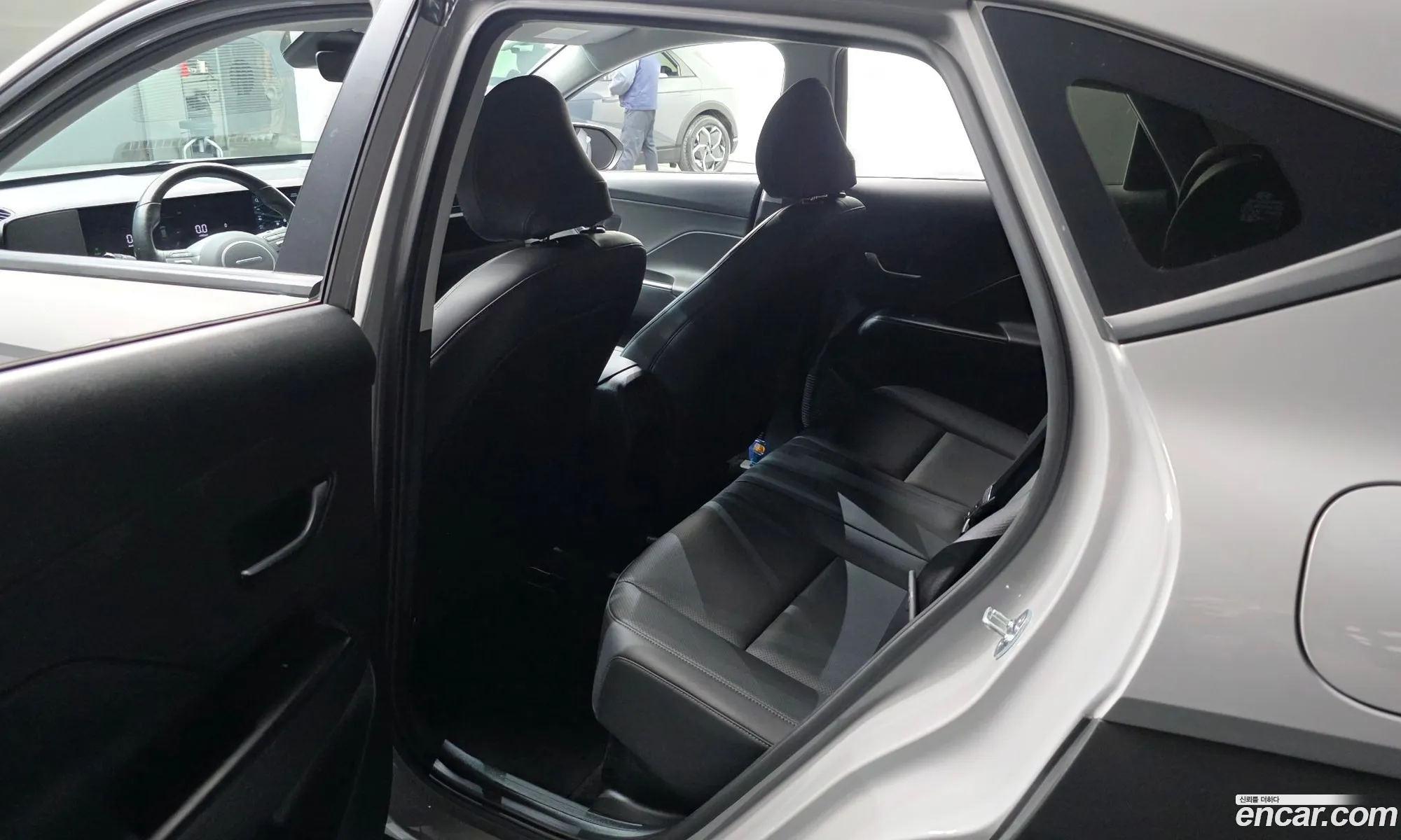 Hyundai Kona Hybrid 2023 — 9