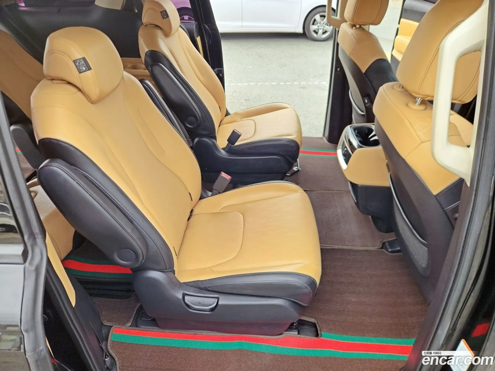 Kia Carnival 2021 — 17