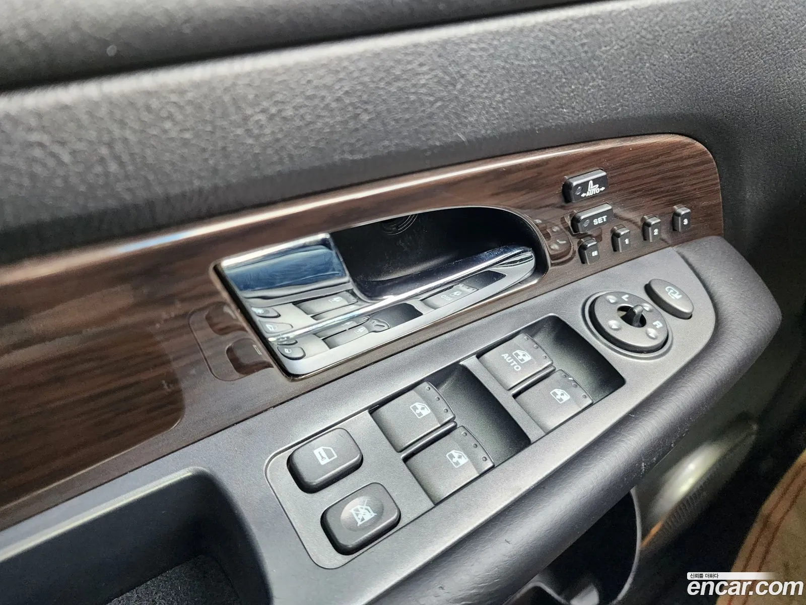 KG Mobility (SsangYong) Super Rexton 2011 — 15