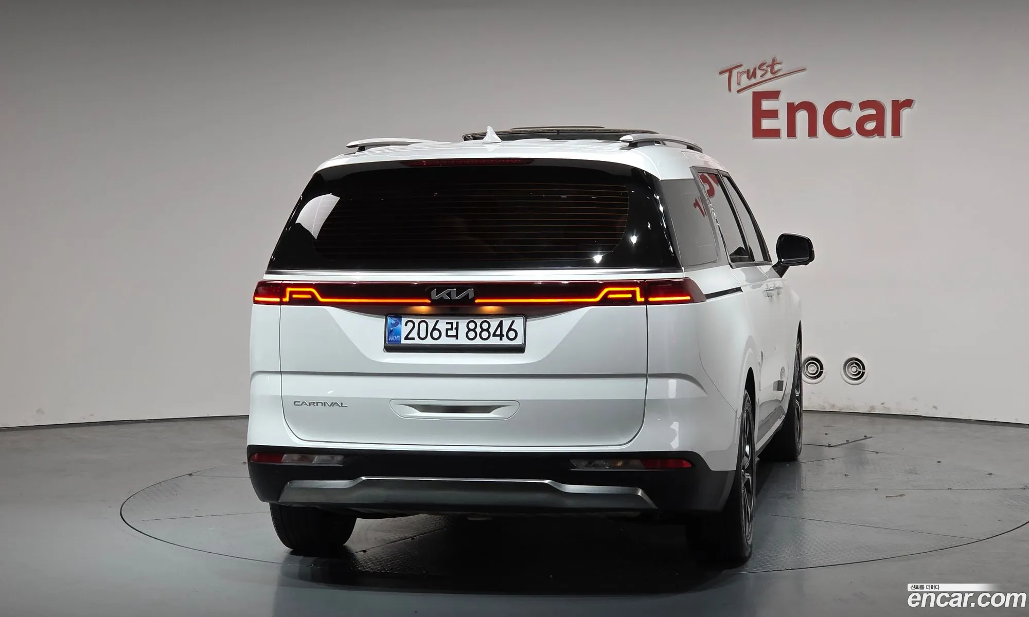 Kia Carnival 2021 — 12