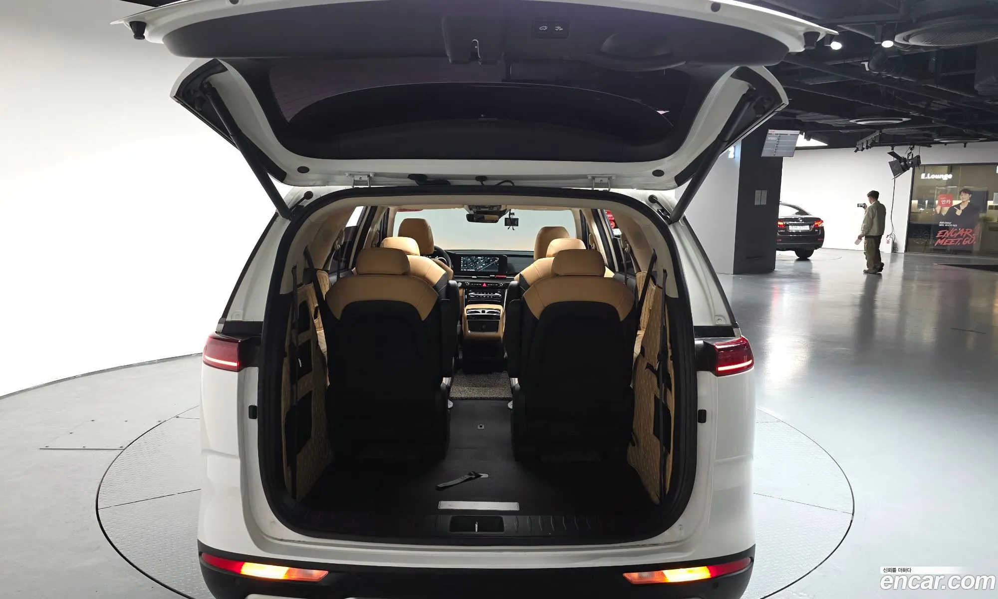 Kia Carnival 2021 — 26