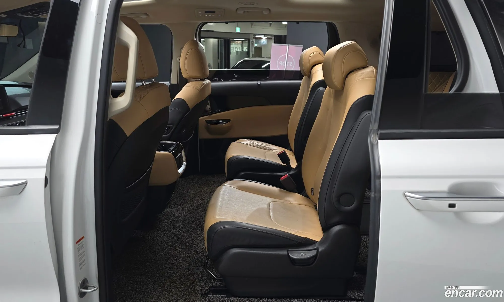 Kia Carnival 2021 — 3