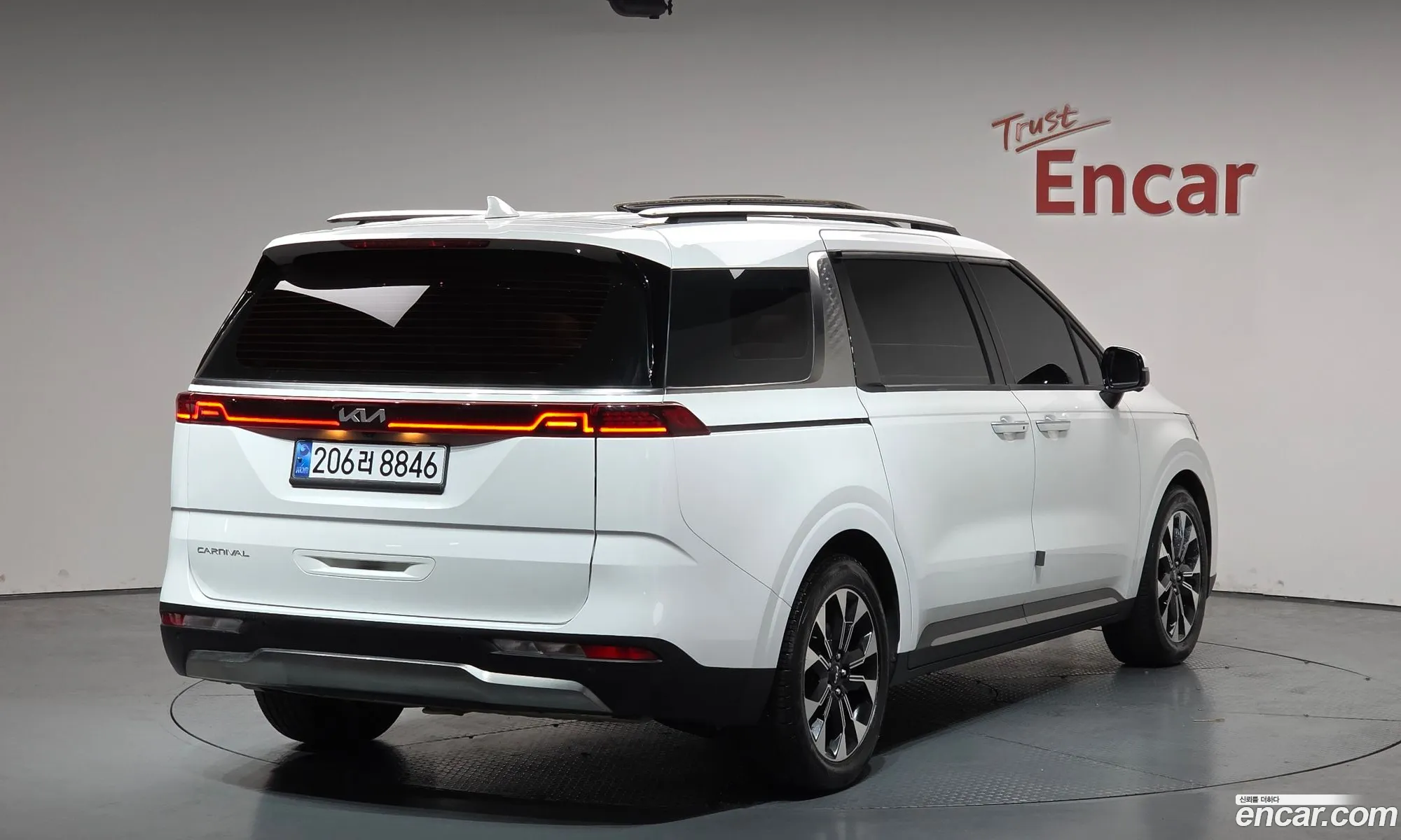 Kia Carnival 2021 — 29