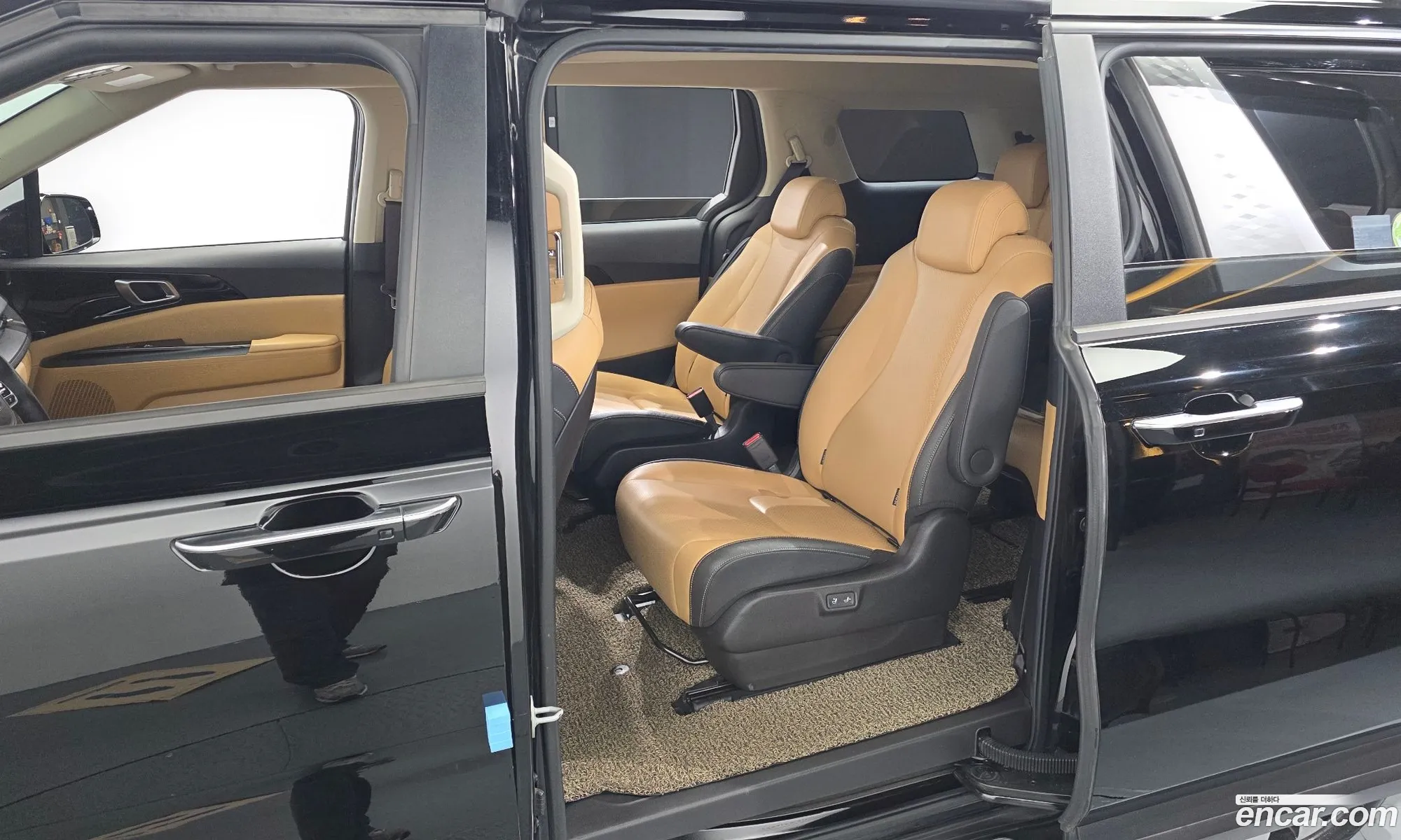 Kia Carnival 2021 — 28