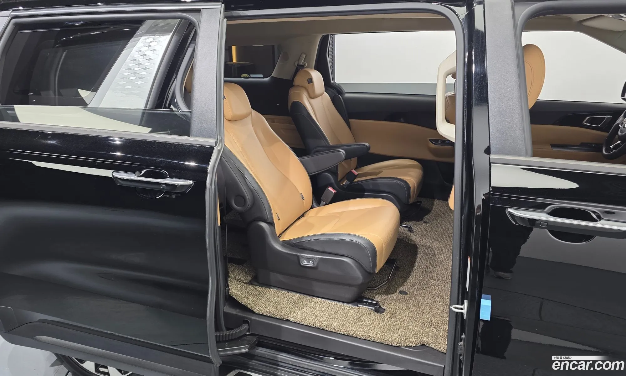 Kia Carnival 2021 — 18