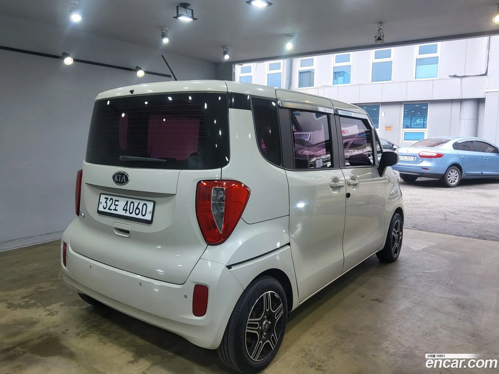 Kia Ray 2012 — 18
