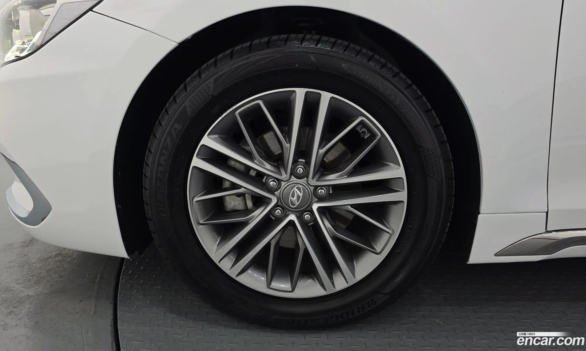 Hyundai Grandeur IG 2018 — 17
