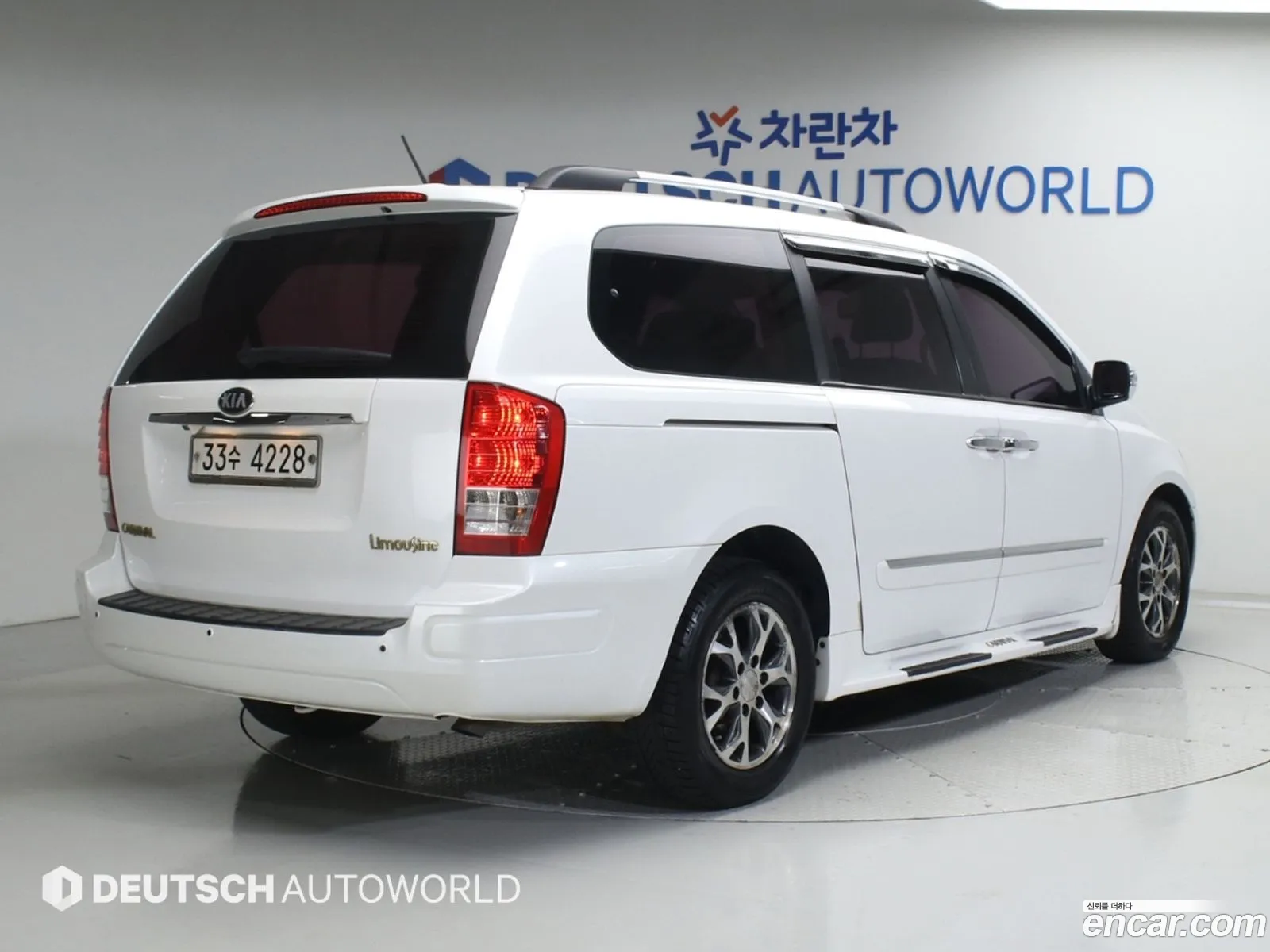 Kia Carnival R 2013 — 16