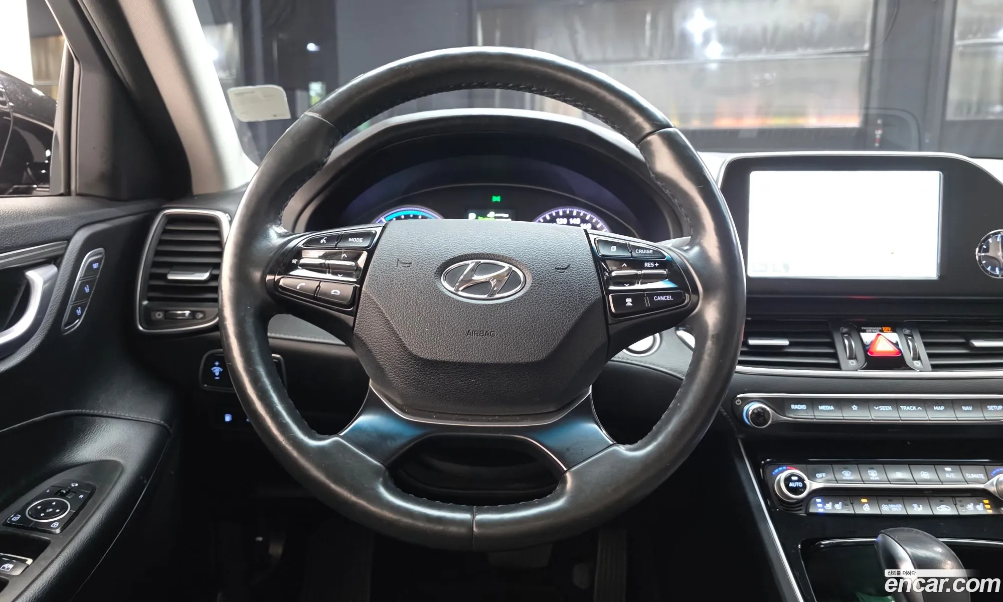 Hyundai Grandeur IG Hybrid 2018 — 4