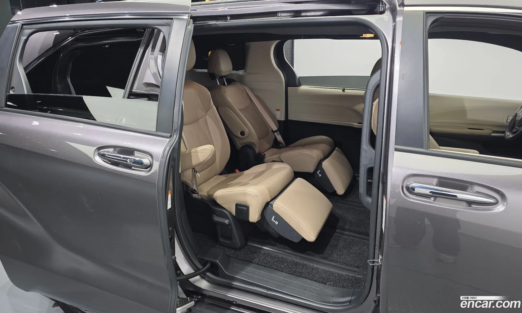 Toyota Sienna 2022 — 16