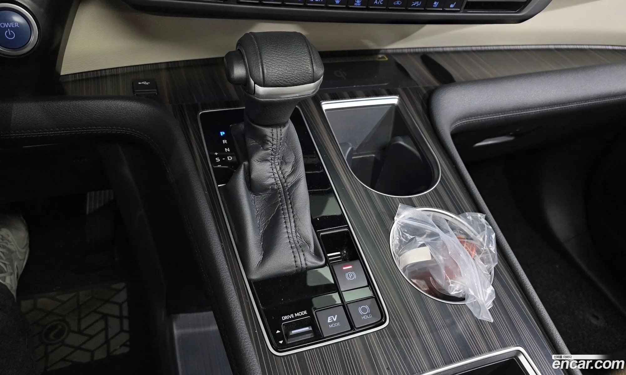 Toyota Sienna 2022 — 17