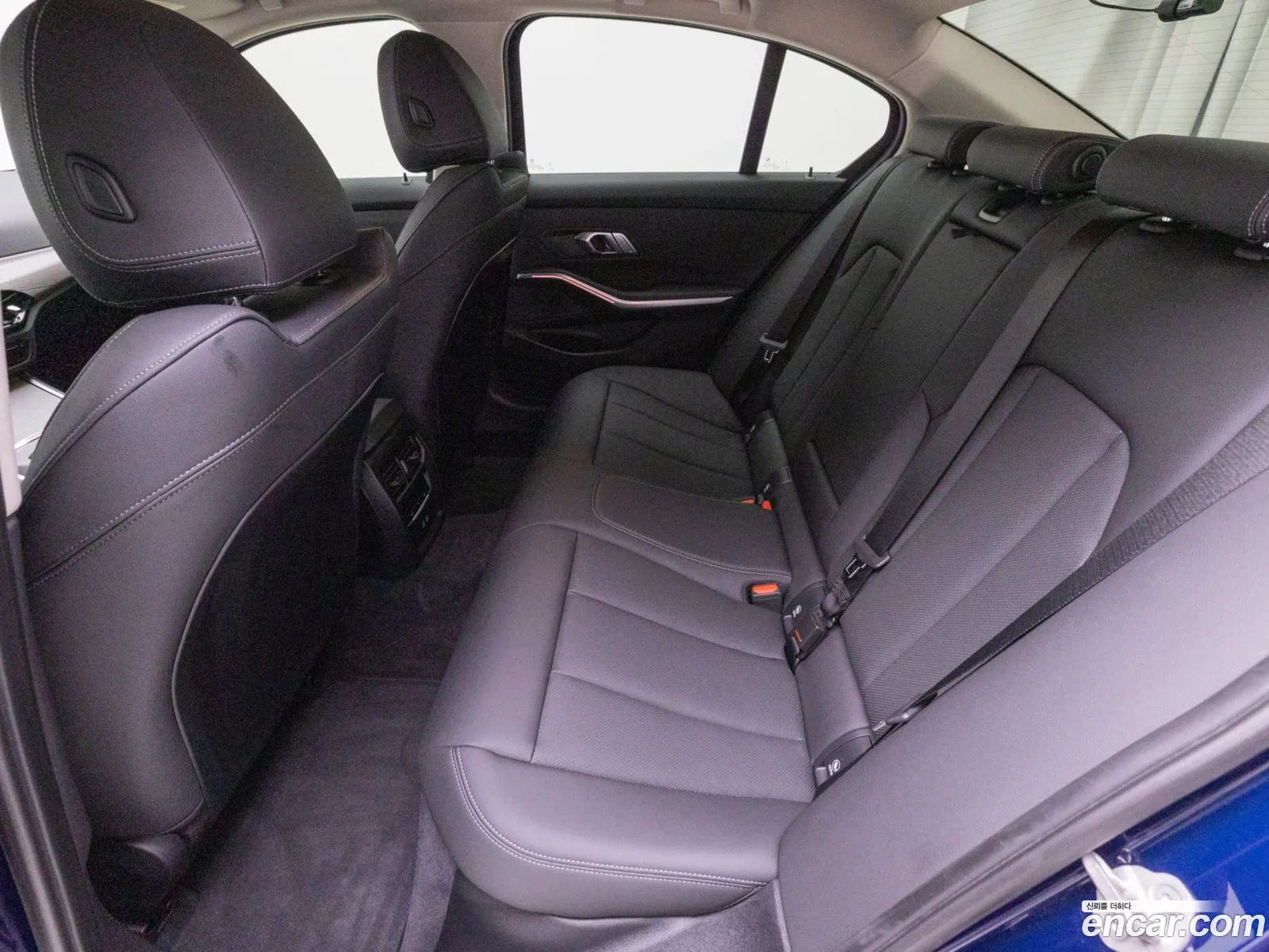 BMW 3 Series 2025 — 16