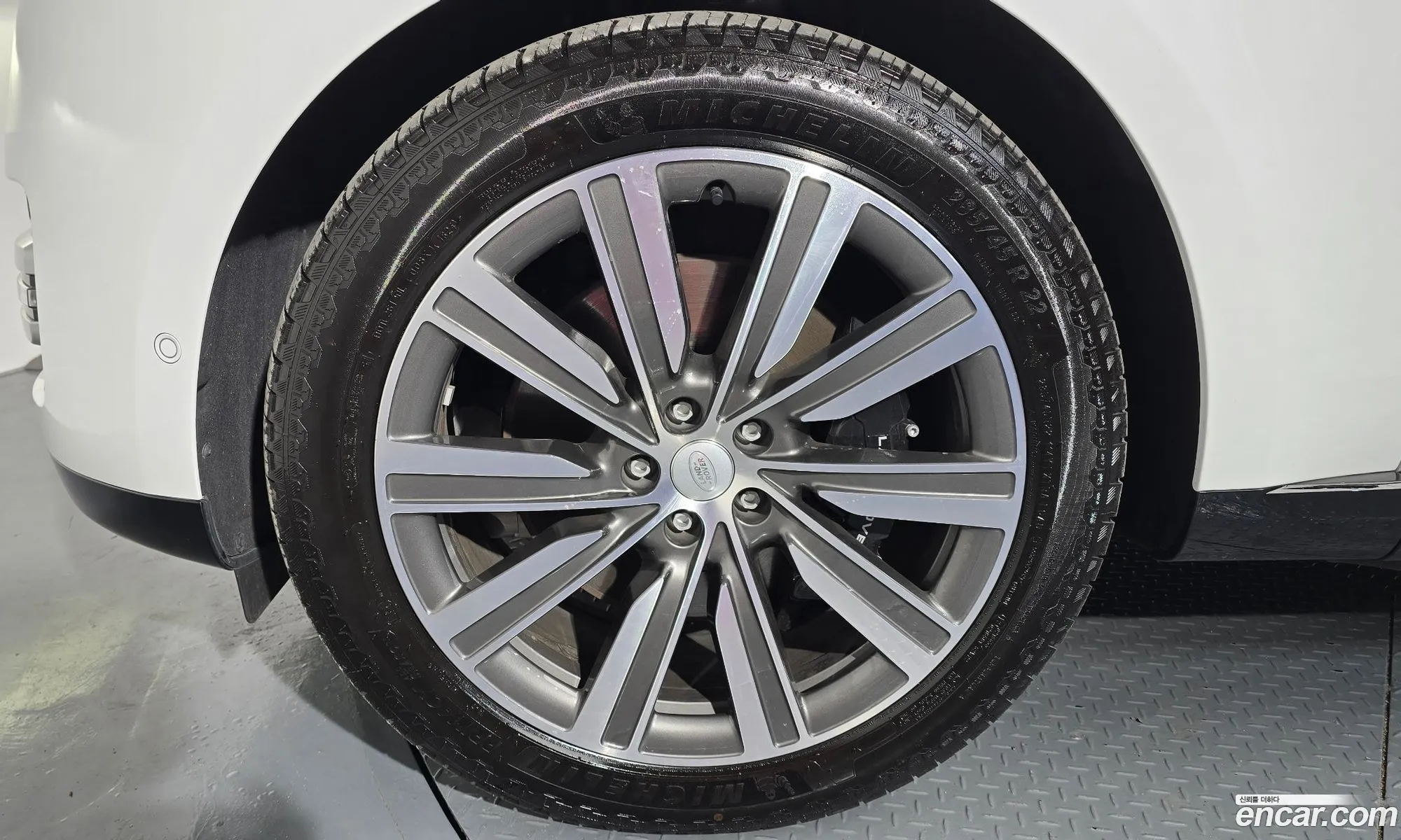 Land Rover Range Rover 2025 SALKA9B43SA260893 — 5