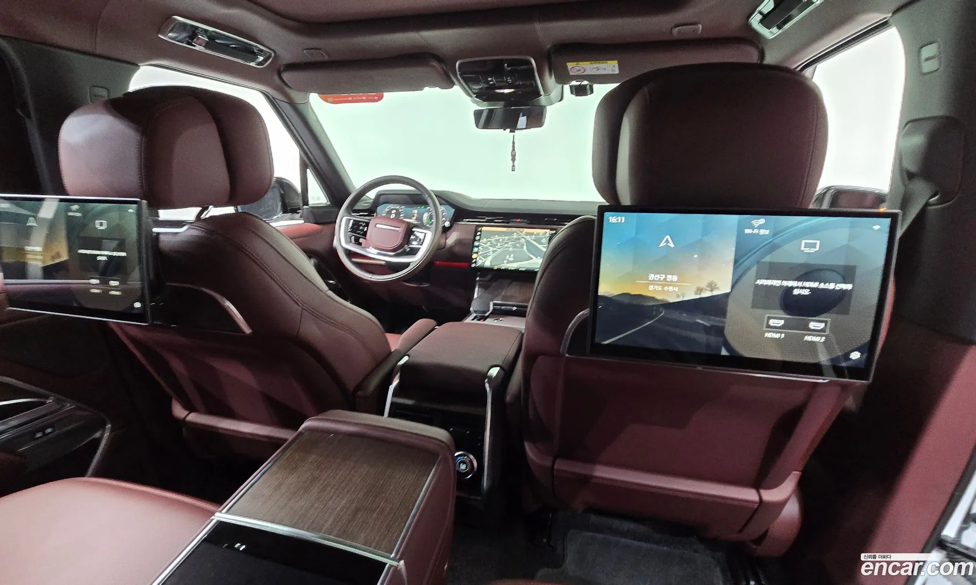 Land Rover Range Rover 2025 SALKA9B43SA260893 — 27