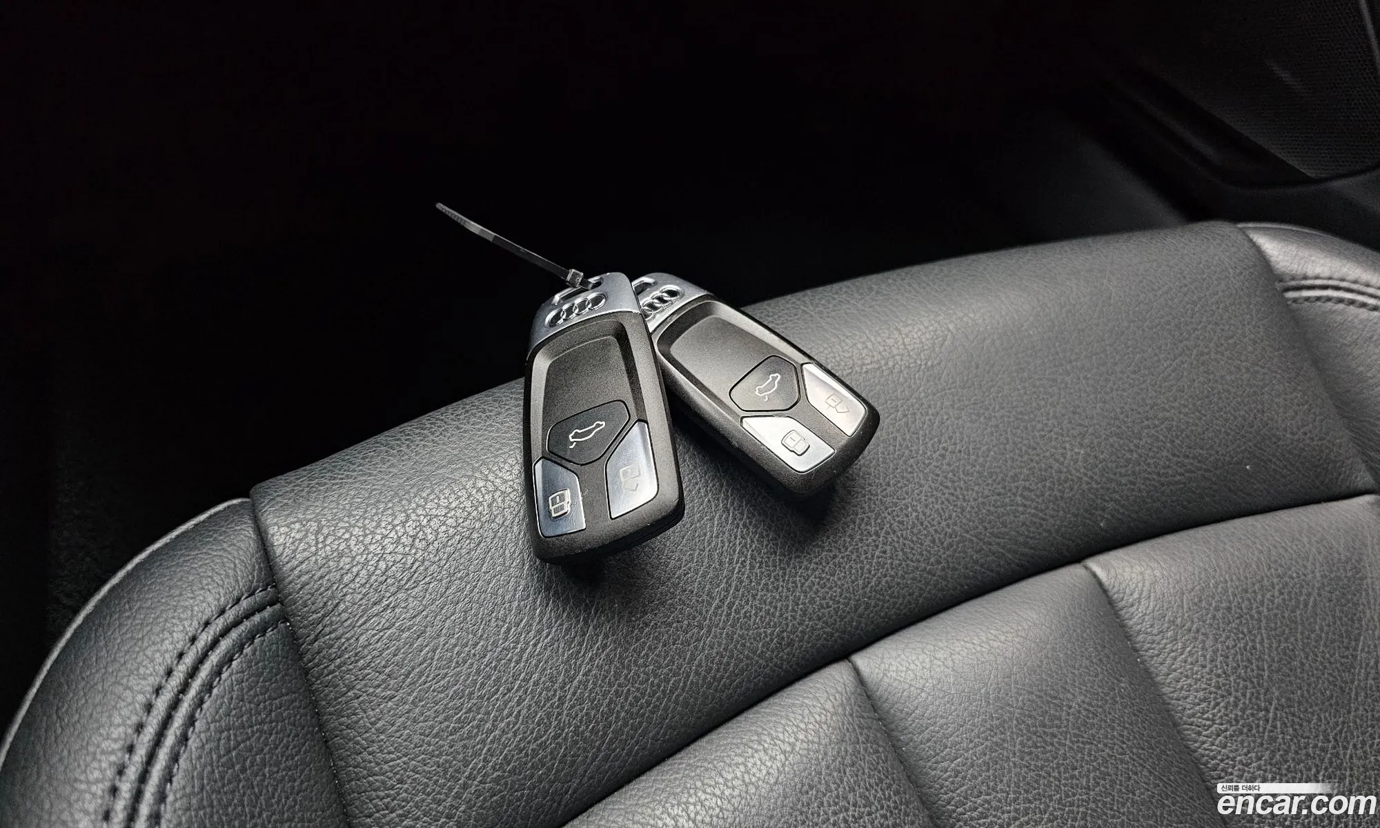 Audi A4 2018 WAUZZZF42JA175936 — 12