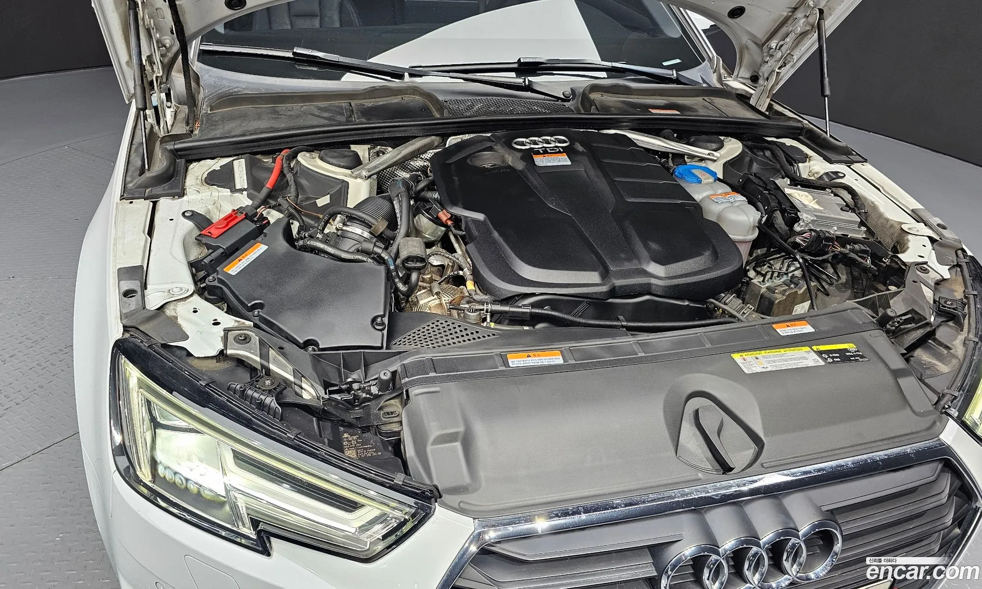 Audi A4 2018 WAUZZZF42JA175936 — 9