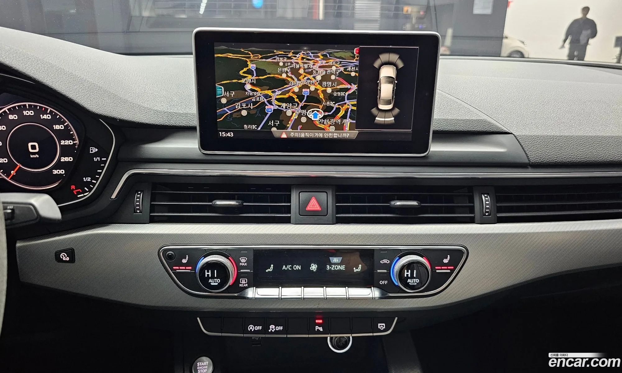 Audi A4 2018 WAUZZZF42JA175936 — 17