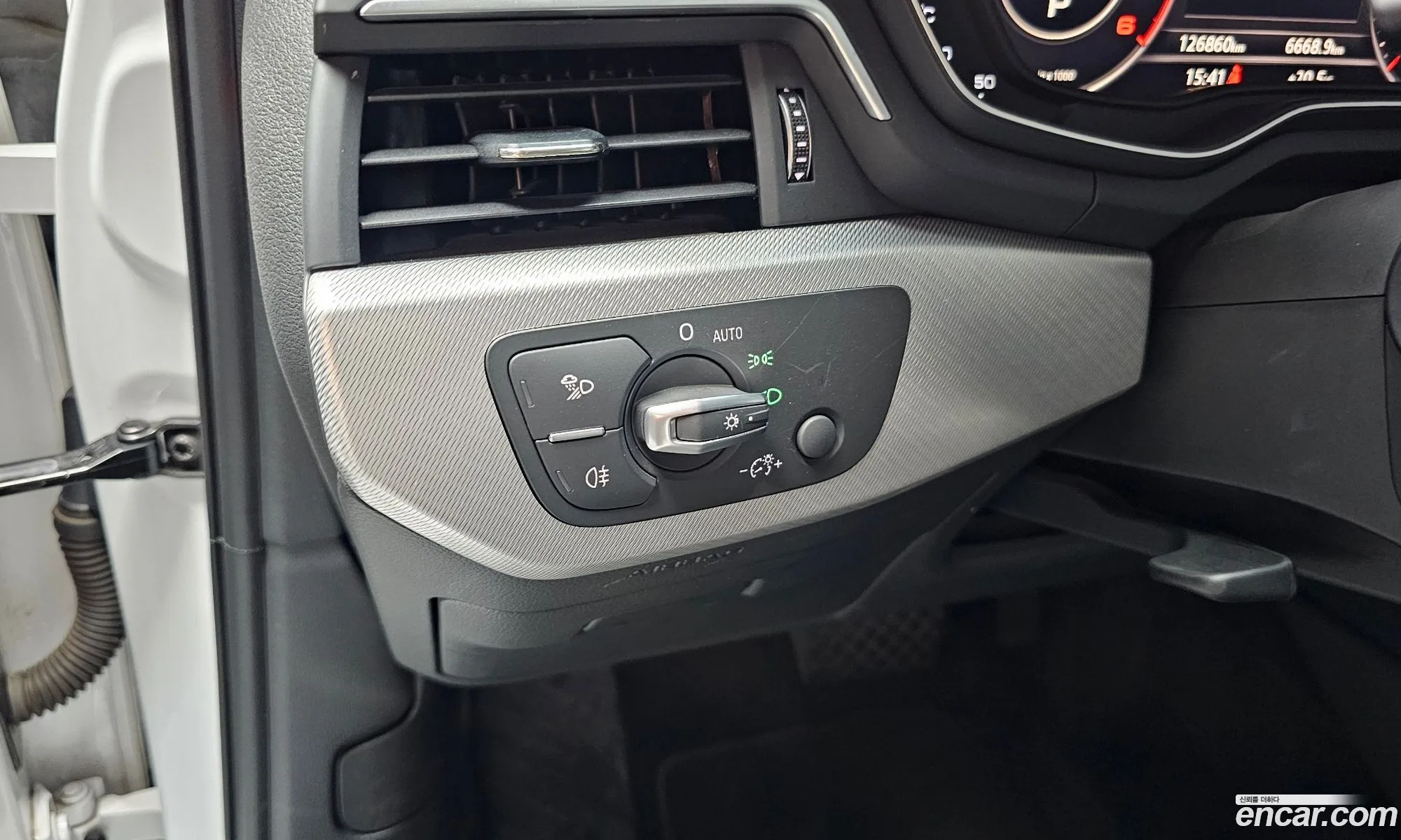 Audi A4 2018 WAUZZZF42JA175936 — 15