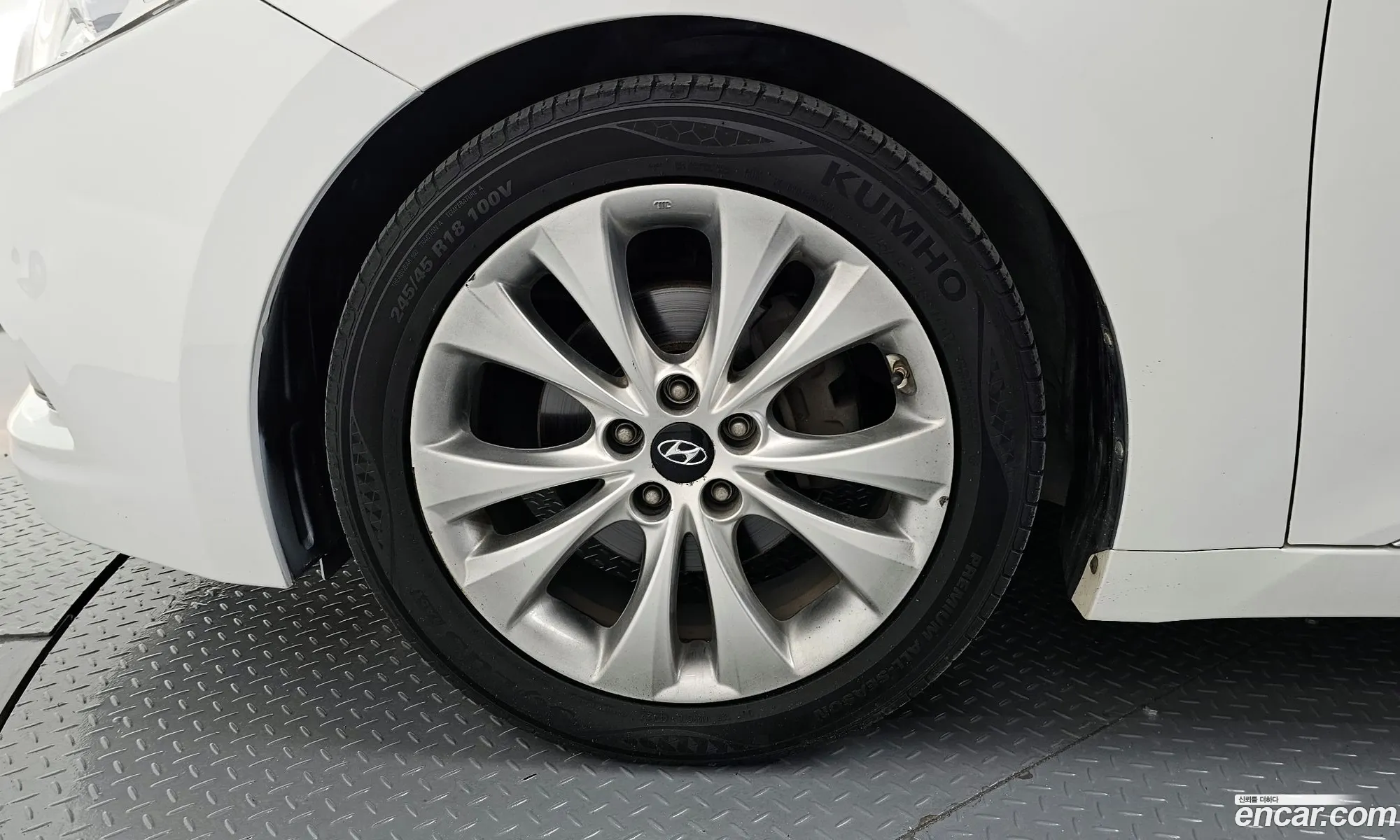 Hyundai Grandeur HG 2012 — 24