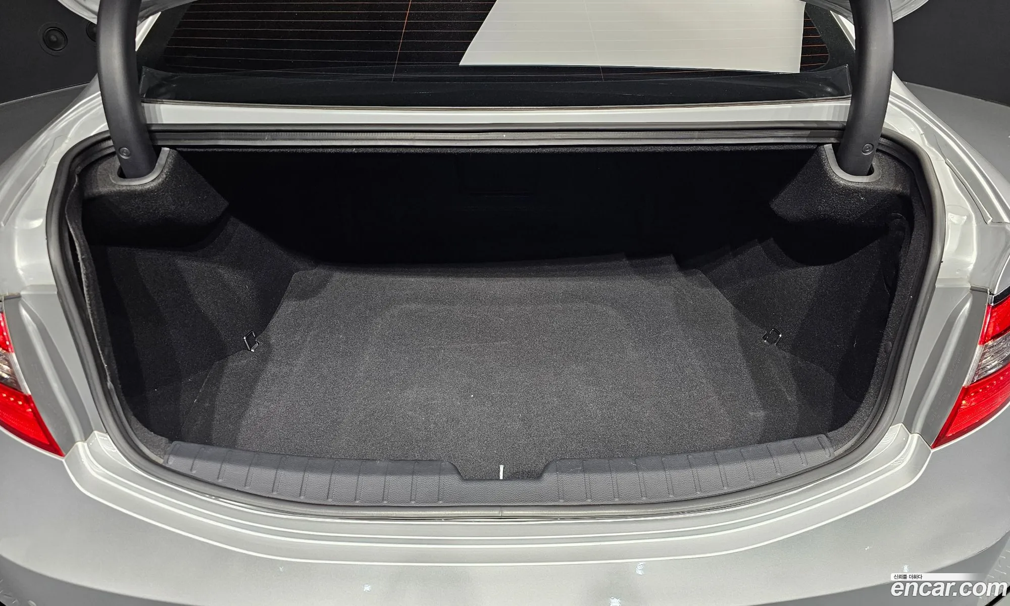 Hyundai Grandeur HG 2015 — 14
