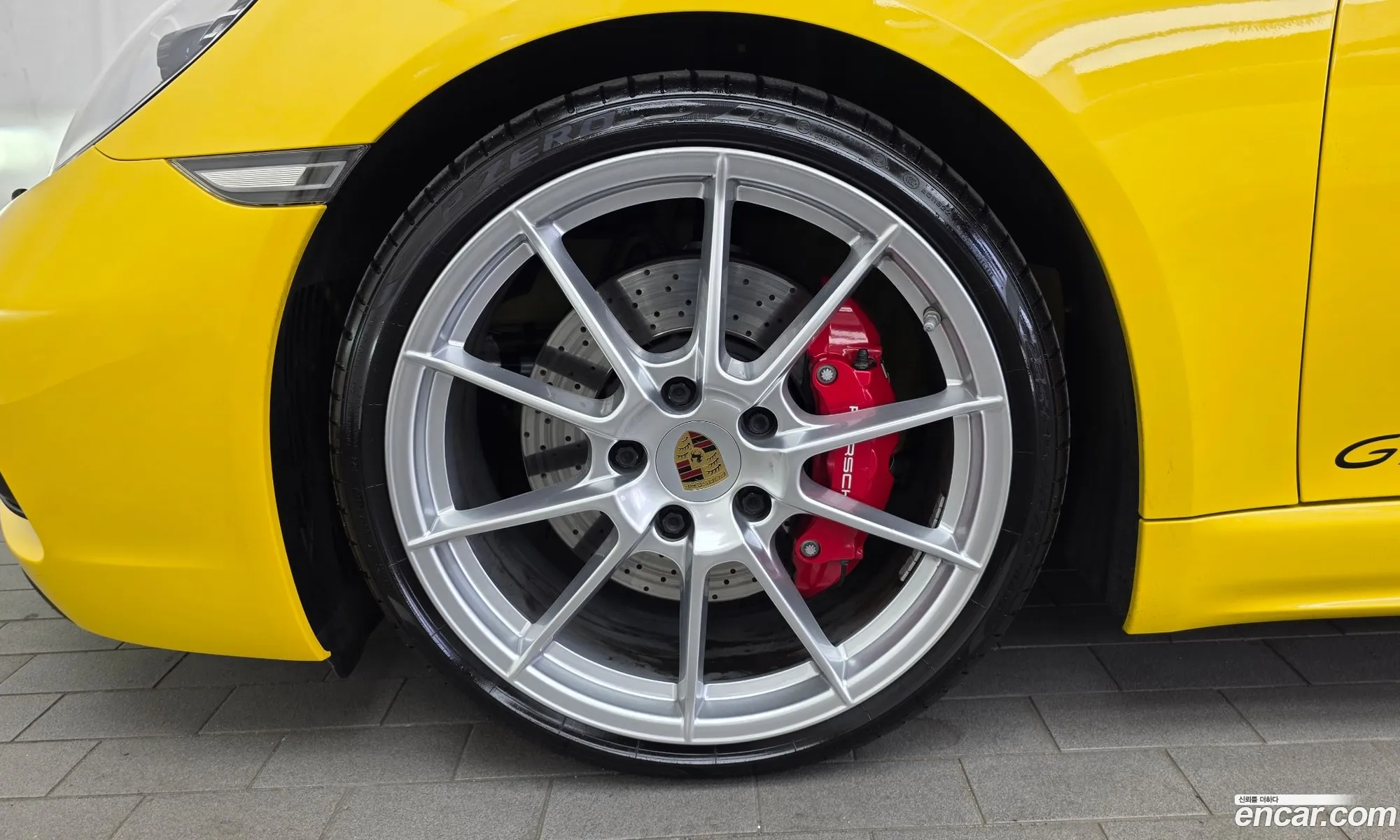 Porsche 718 Cayman 2021 — 17