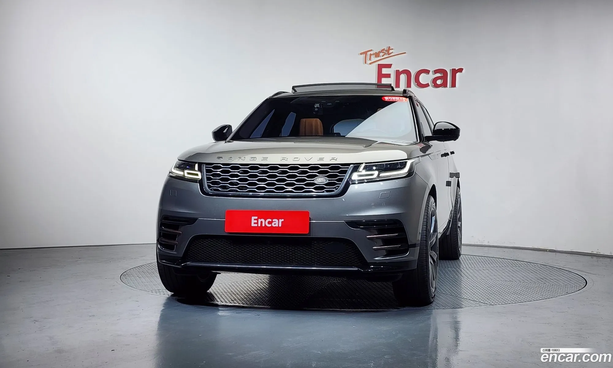 Land Rover Range Rover Velar 2019 — 21