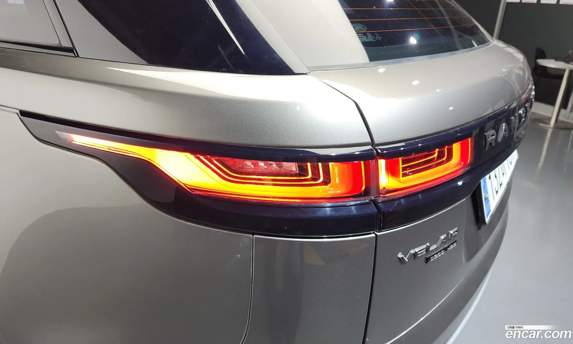 Land Rover Range Rover Velar 2019 — 13