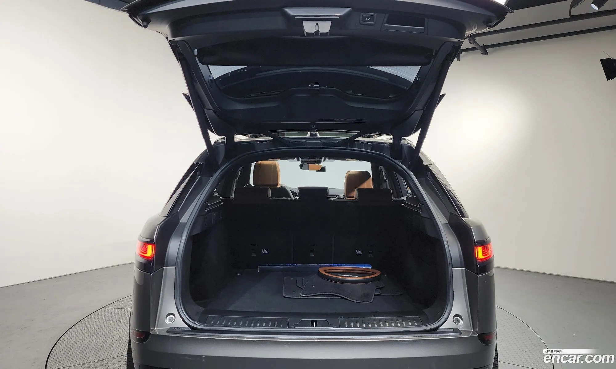 Land Rover Range Rover Velar 2019 — 30