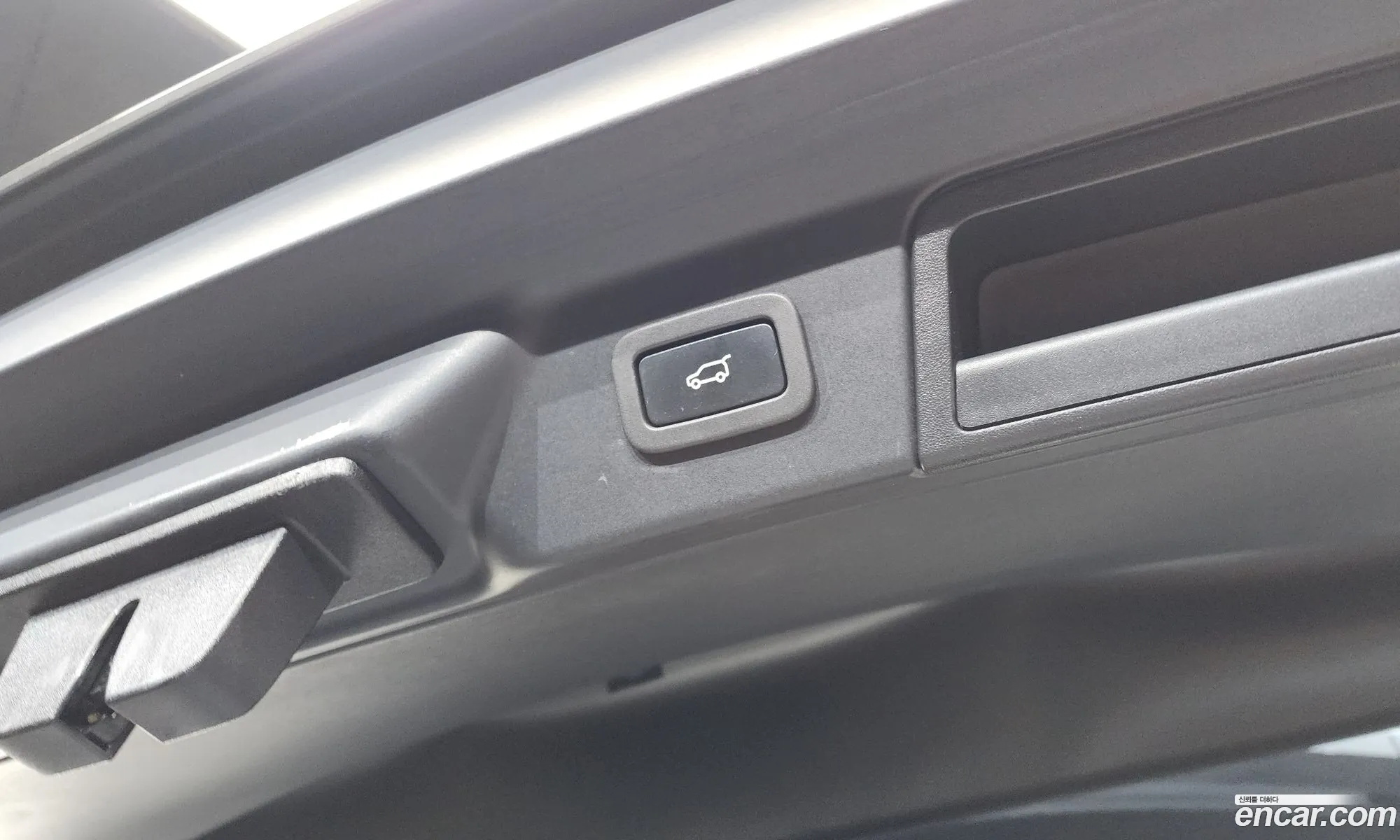 Land Rover Range Rover Velar 2019 — 3