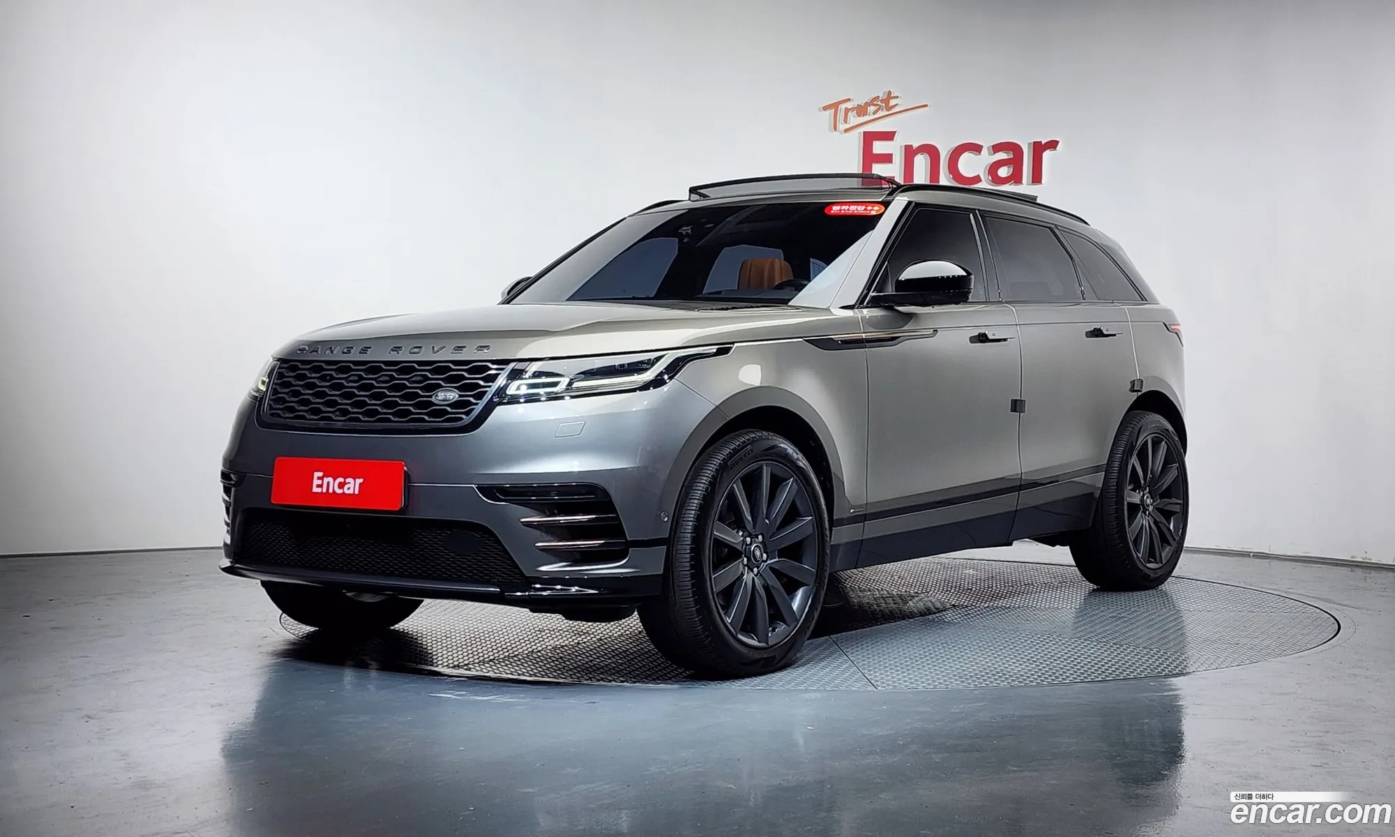 Land Rover Range Rover Velar 2019 — 14