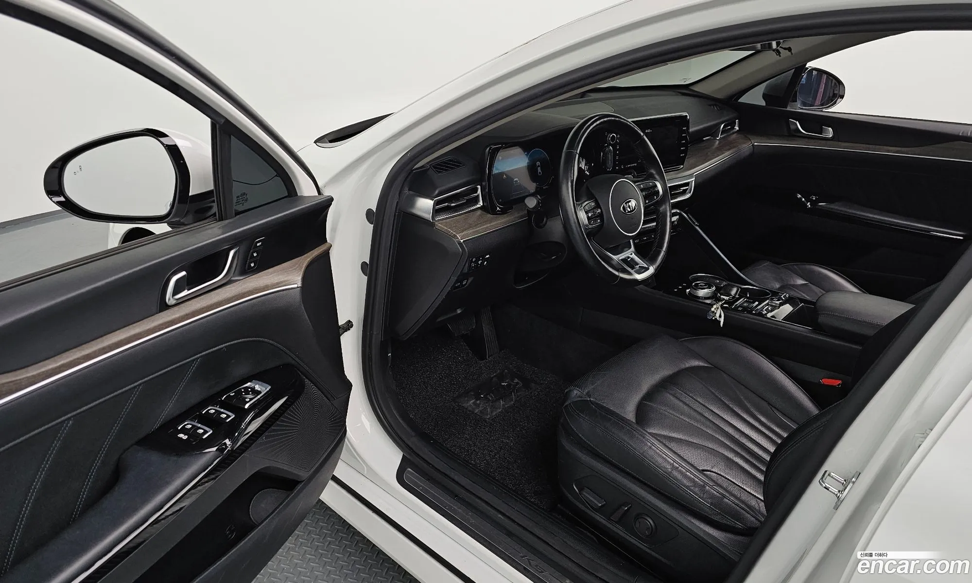 Kia K5 Hybrid 2020 — 30