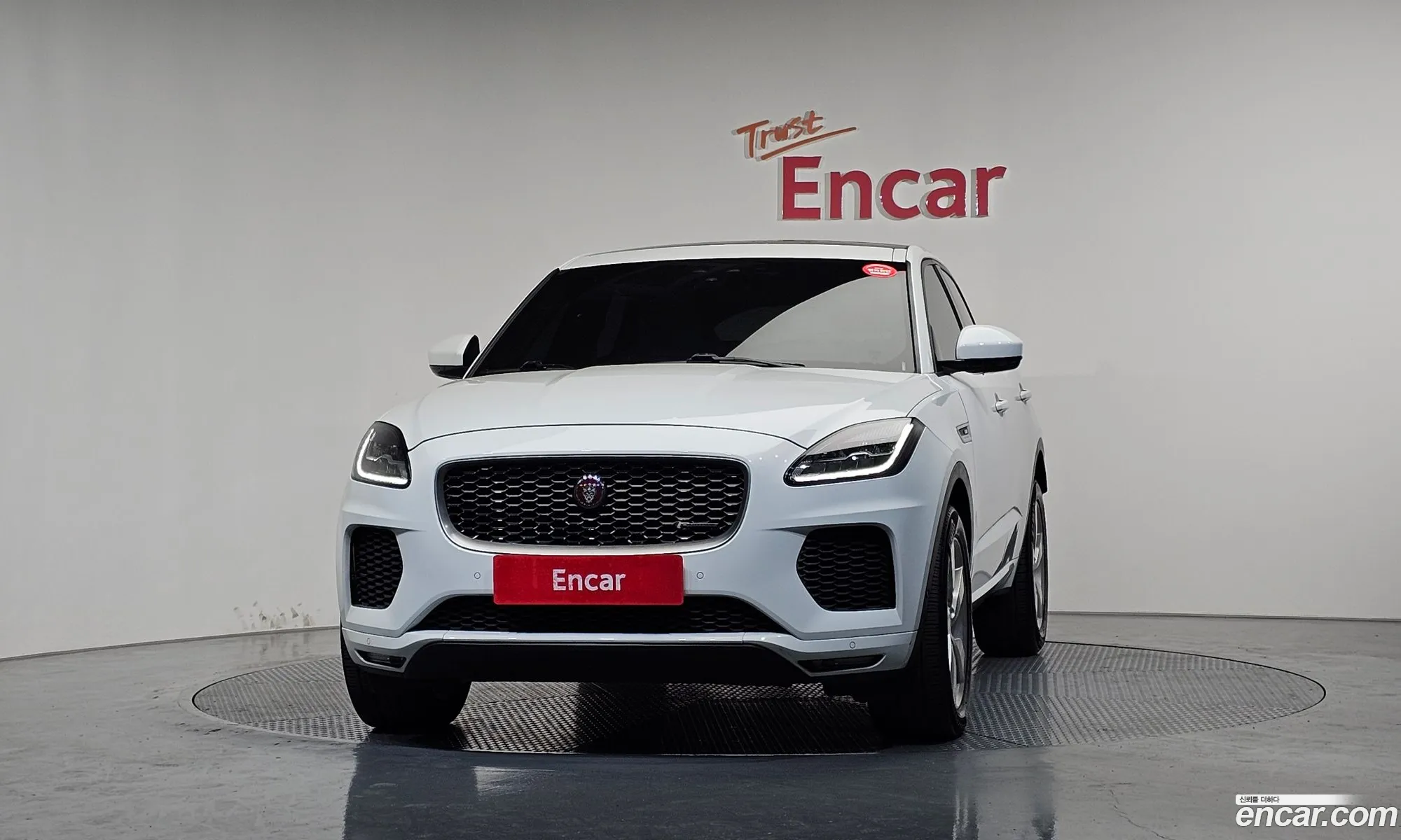 Jaguar E-Pace 2018 SADFA2BX3J1Z08200 — 13