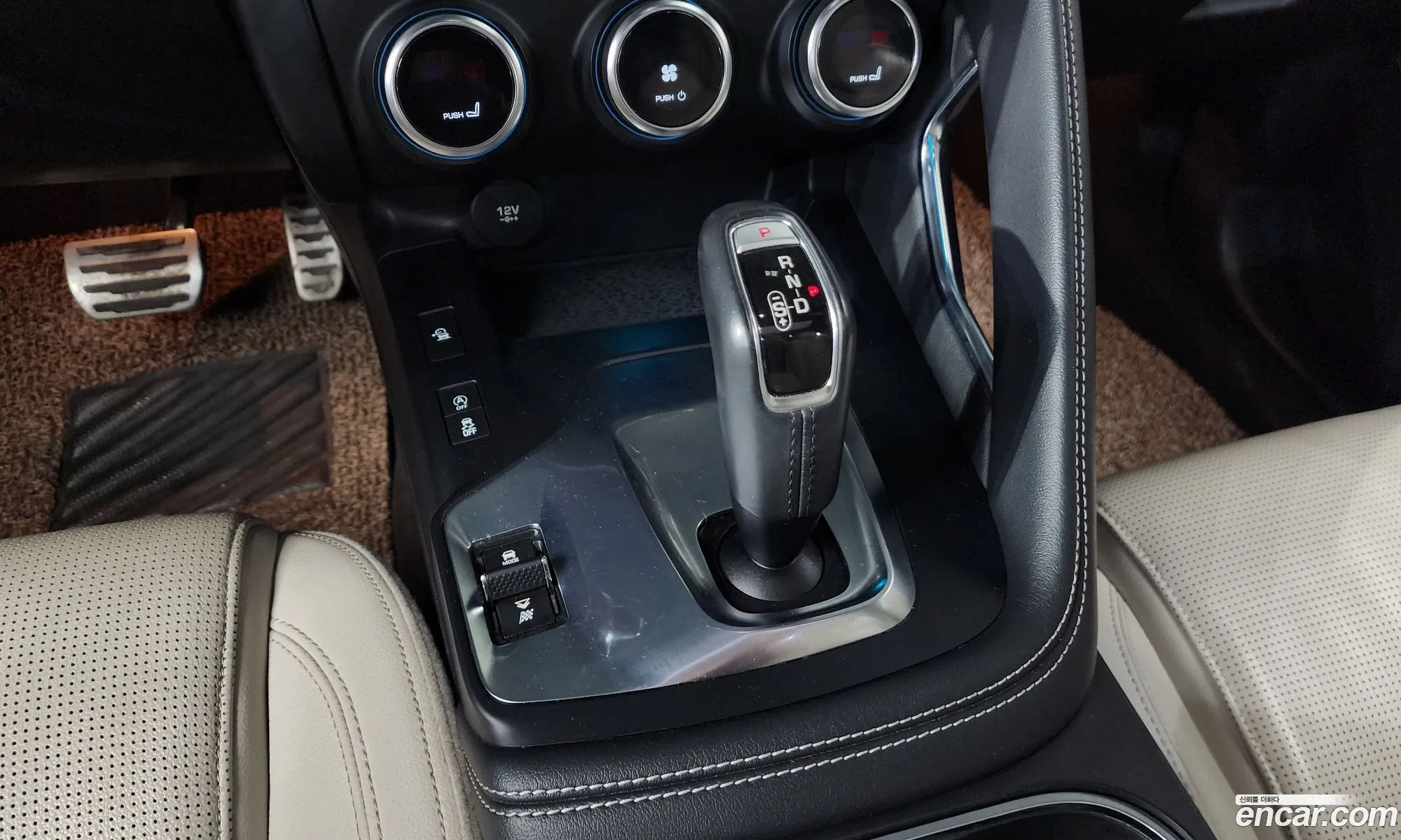 Jaguar E-Pace 2018 SADFA2BX3J1Z08200 — 4